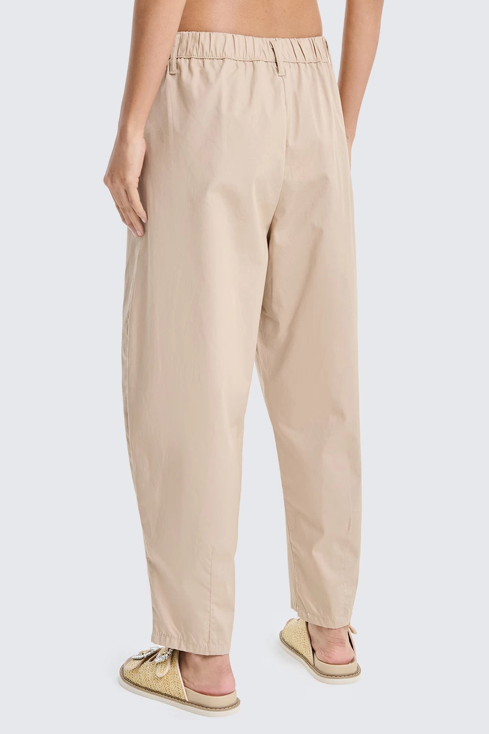 Two Way pantalone barrel leggero carrot con pinces biscotto