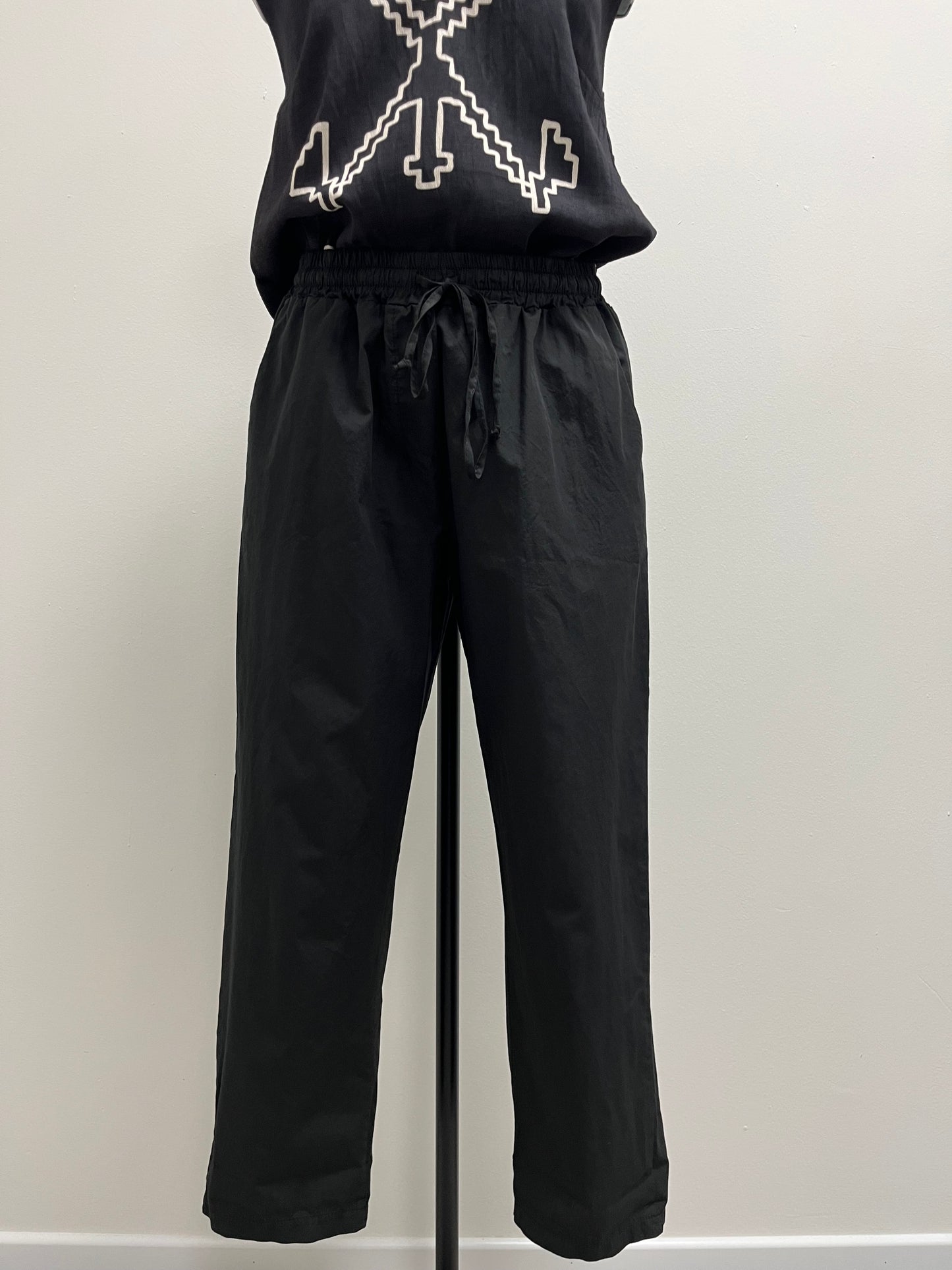 Haveone pantalone ovetto con coulisse nero