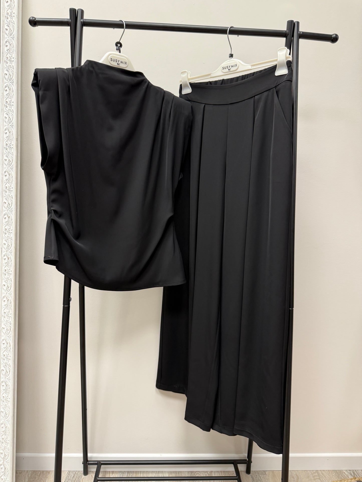 Completo fluido spalline Susy Mix nero