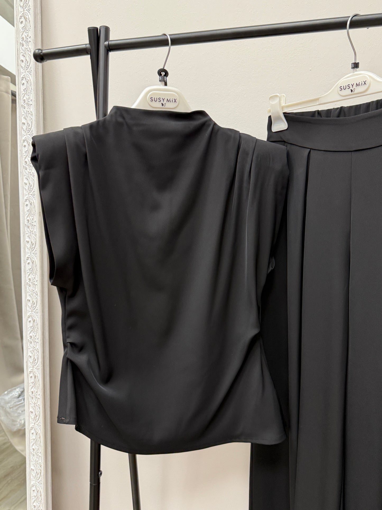 Completo fluido spalline Susy Mix nero