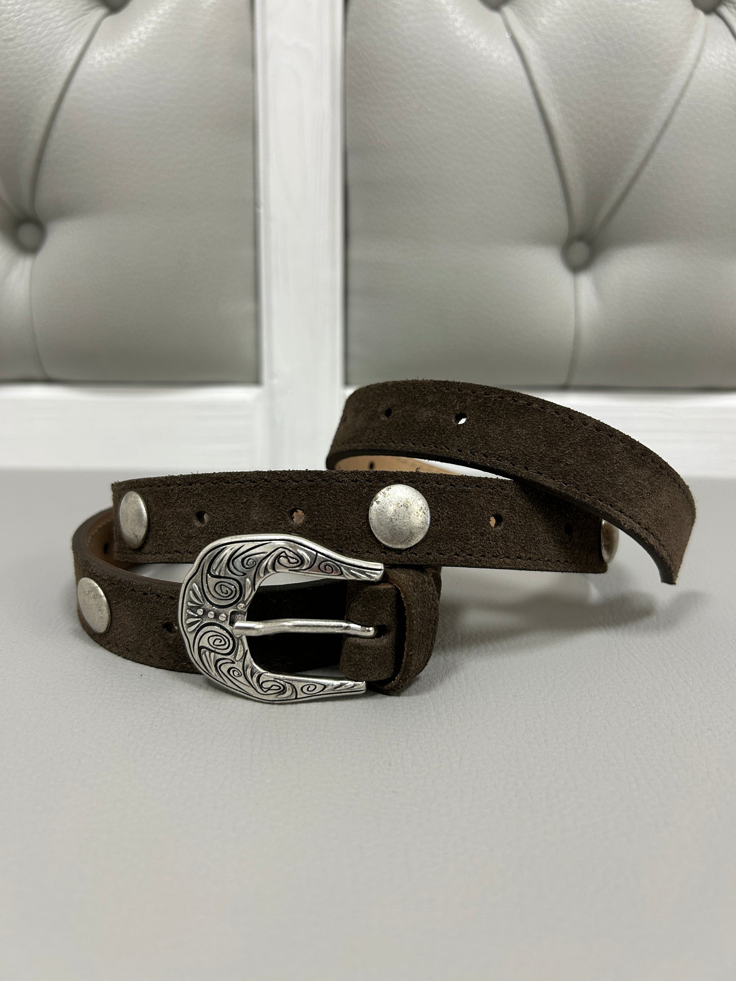 Haveone cintura fibbia lavorata argento vintage e borchie