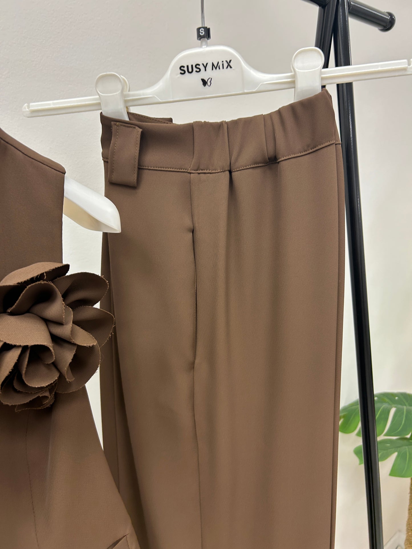 Susy Mix completo gilet+ pantalone con fiore moro