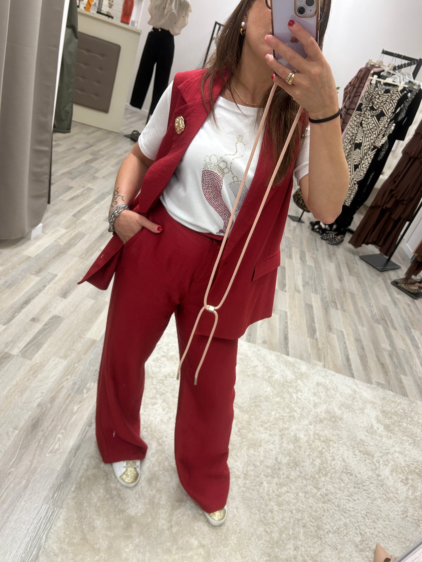 Susy mix completo gilet con spilla in lino rosso India