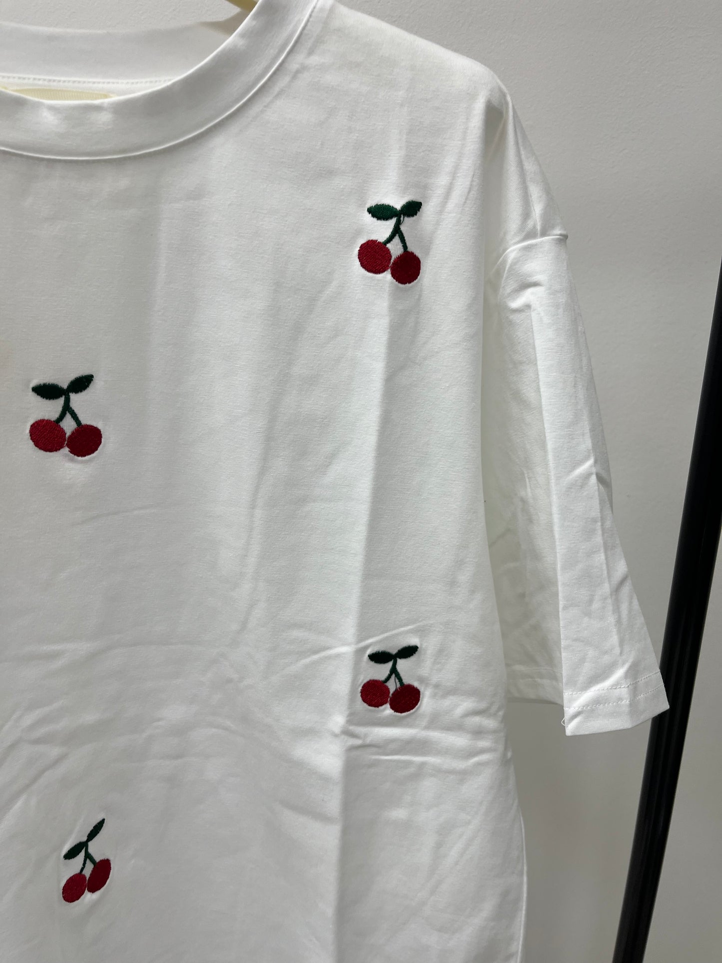 You Decide T-Shirt con Ciliegie
