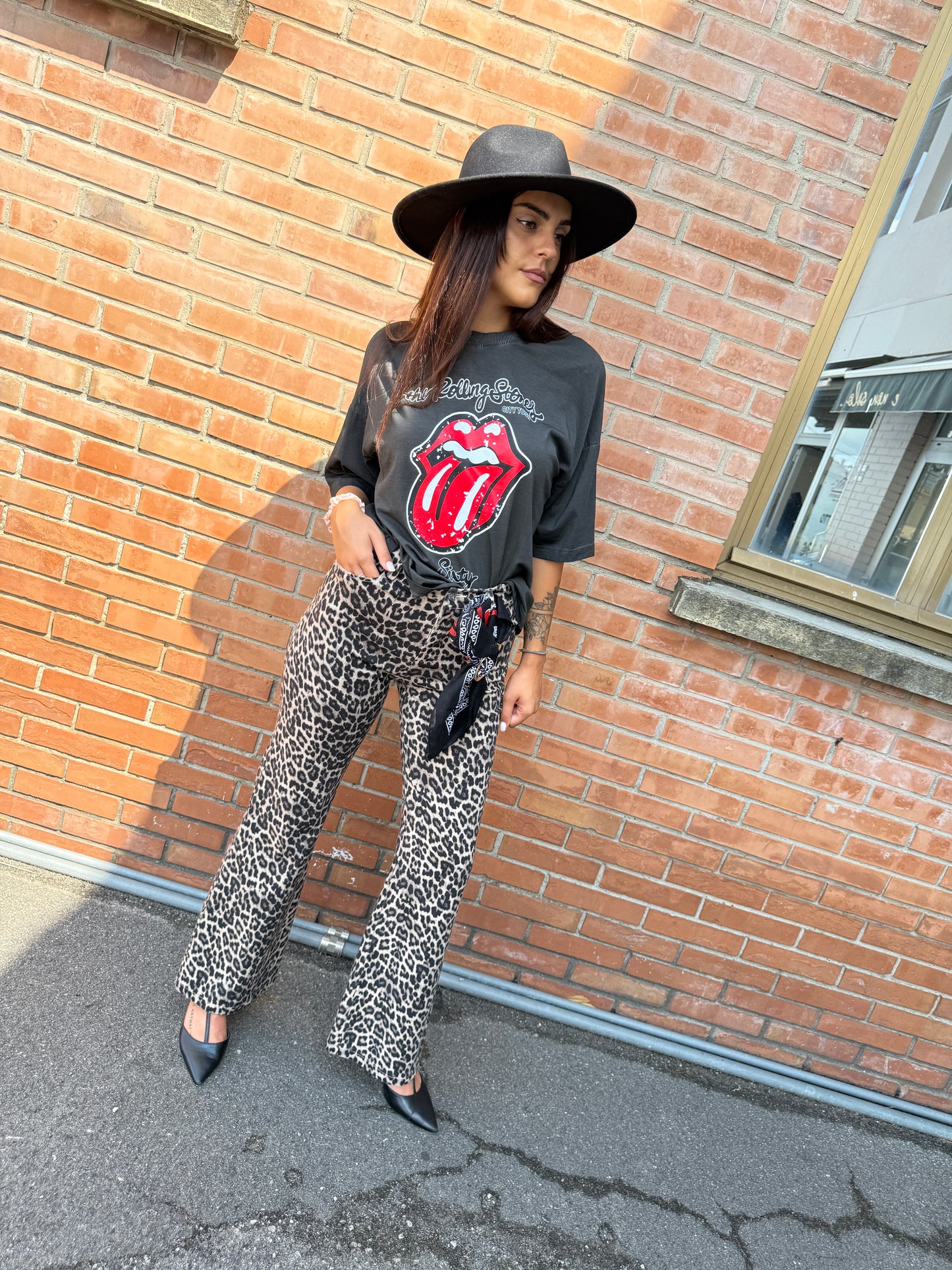 Pantaloni animalier zampa con bandana. animalier Haveone