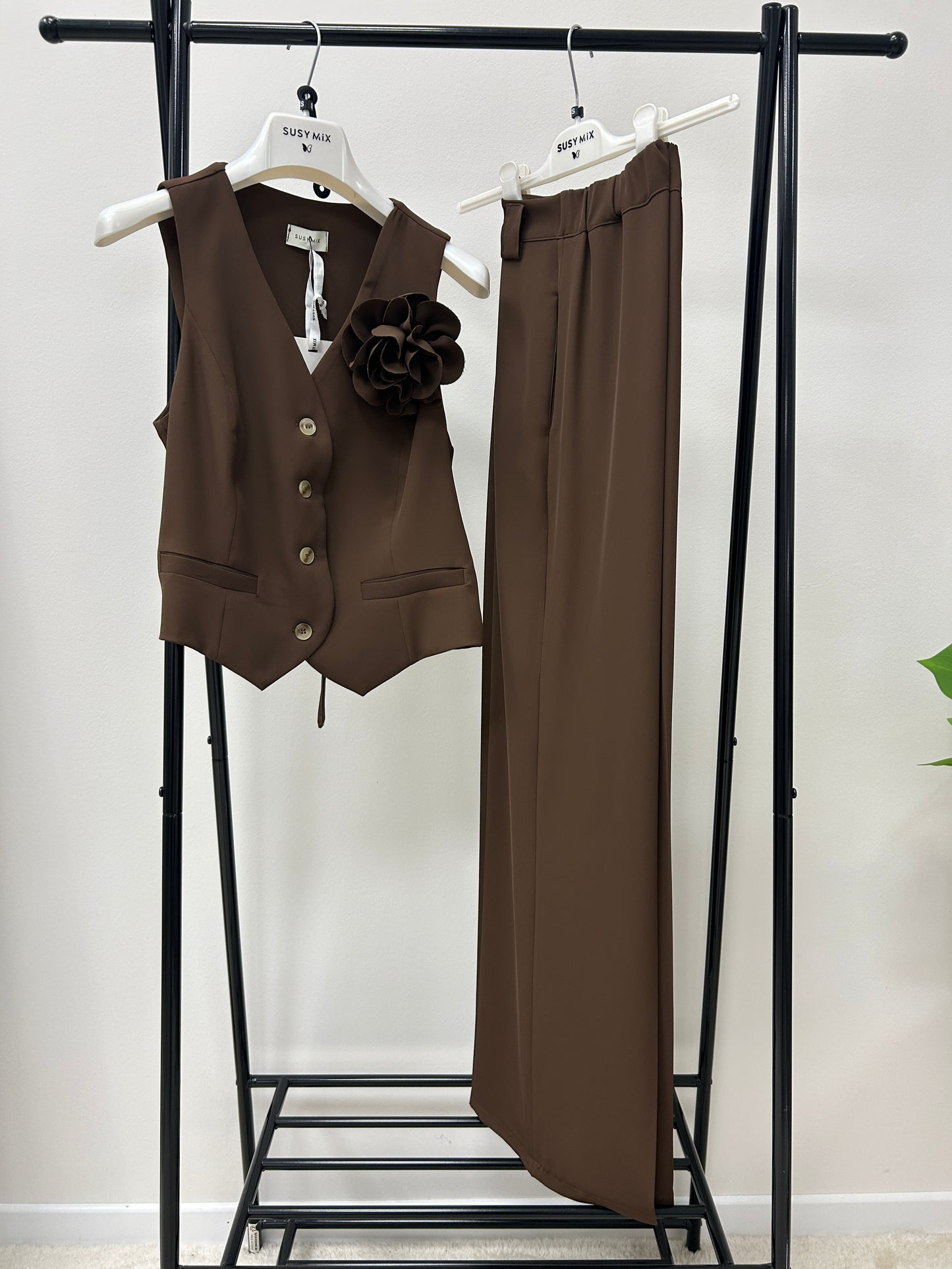 Susy Mix completo gilet+ pantalone con fiore moro