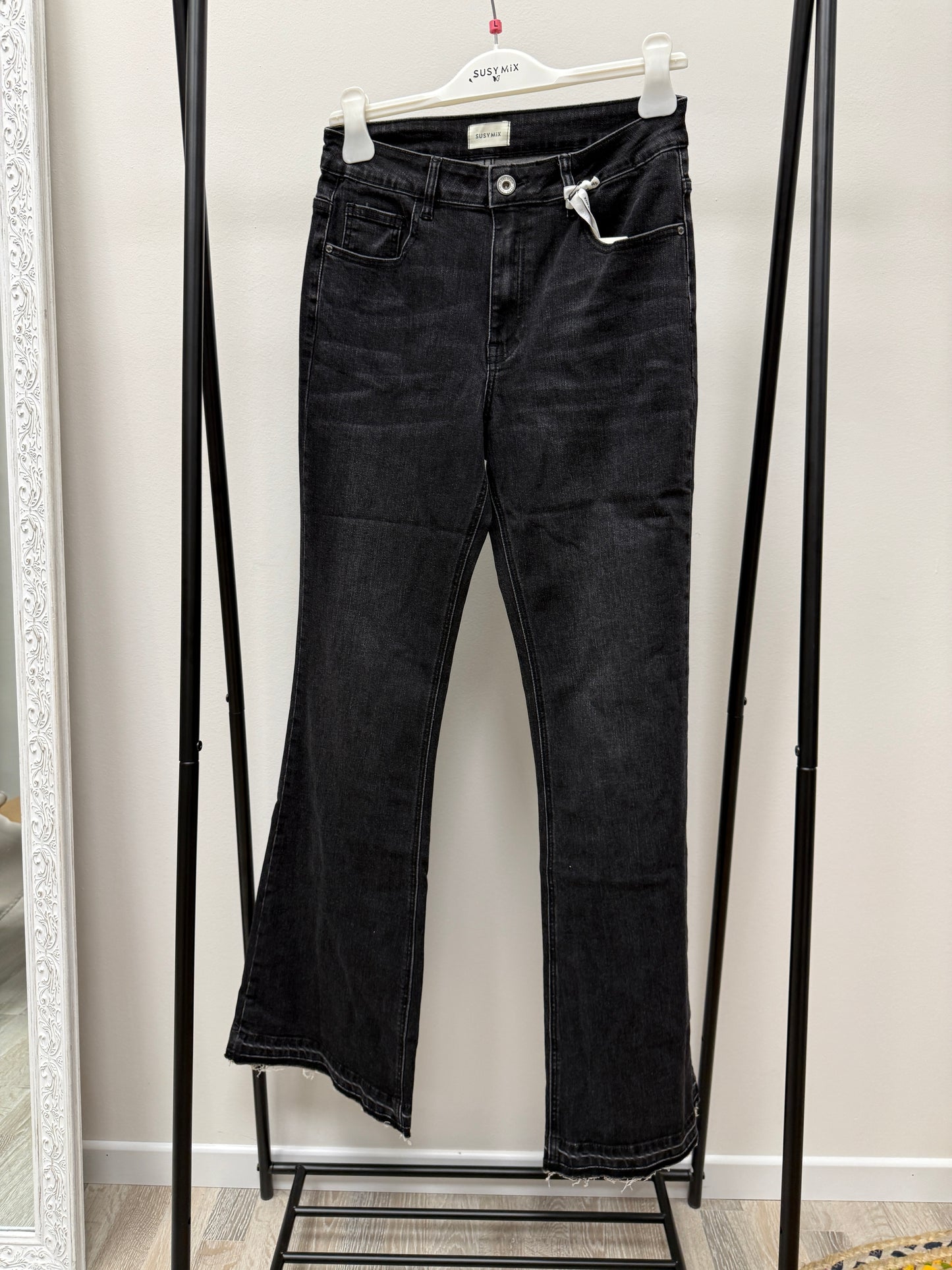 Jeans zampa lavaggio nero Susy Mix