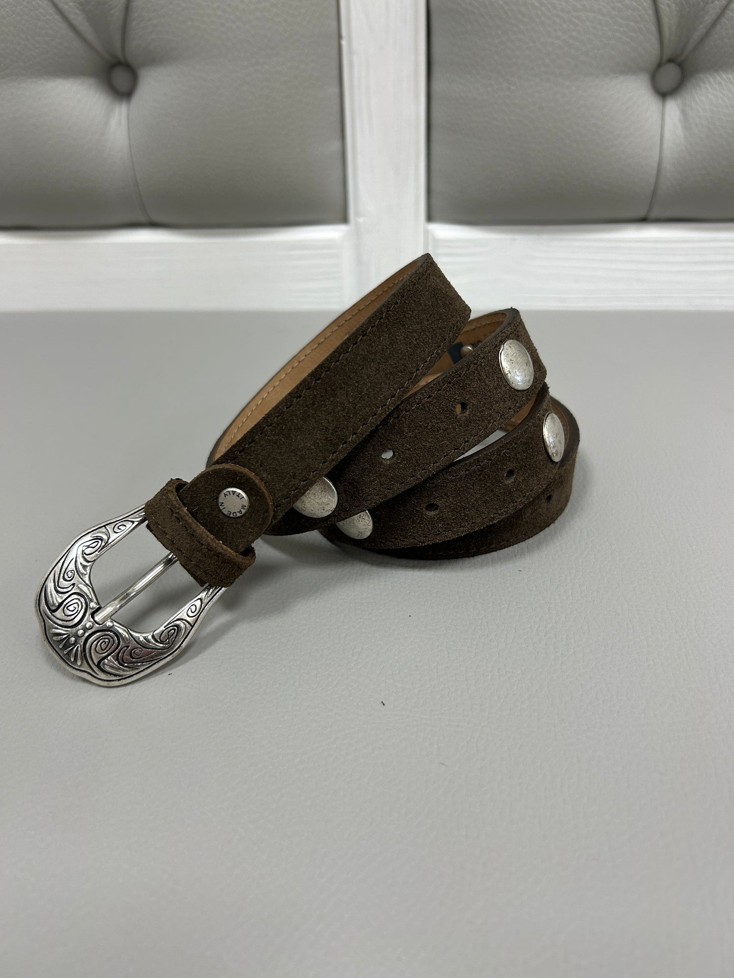 Haveone cintura fibbia lavorata argento vintage e borchie