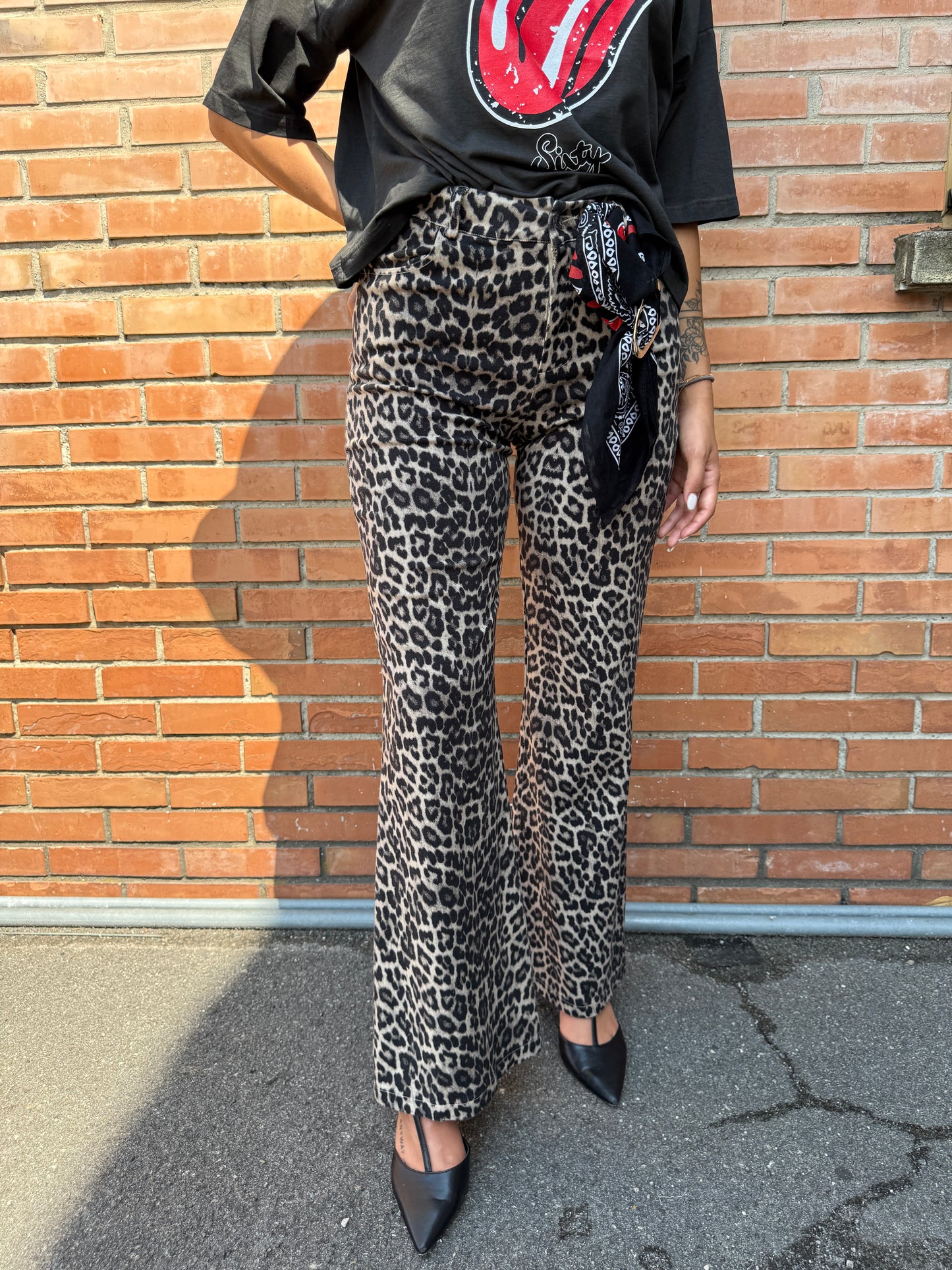 Pantaloni animalier zampa con bandana. animalier Haveone