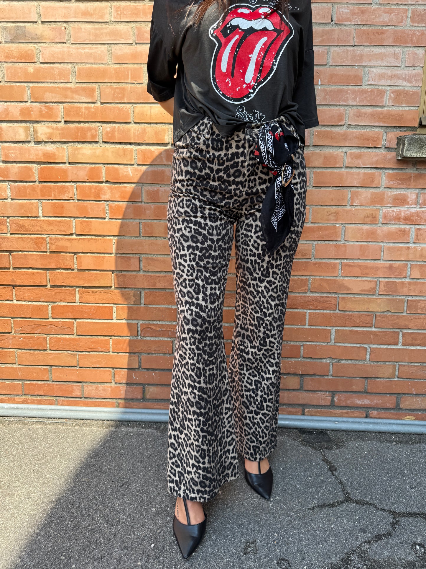 Pantaloni animalier zampa con bandana. animalier Haveone