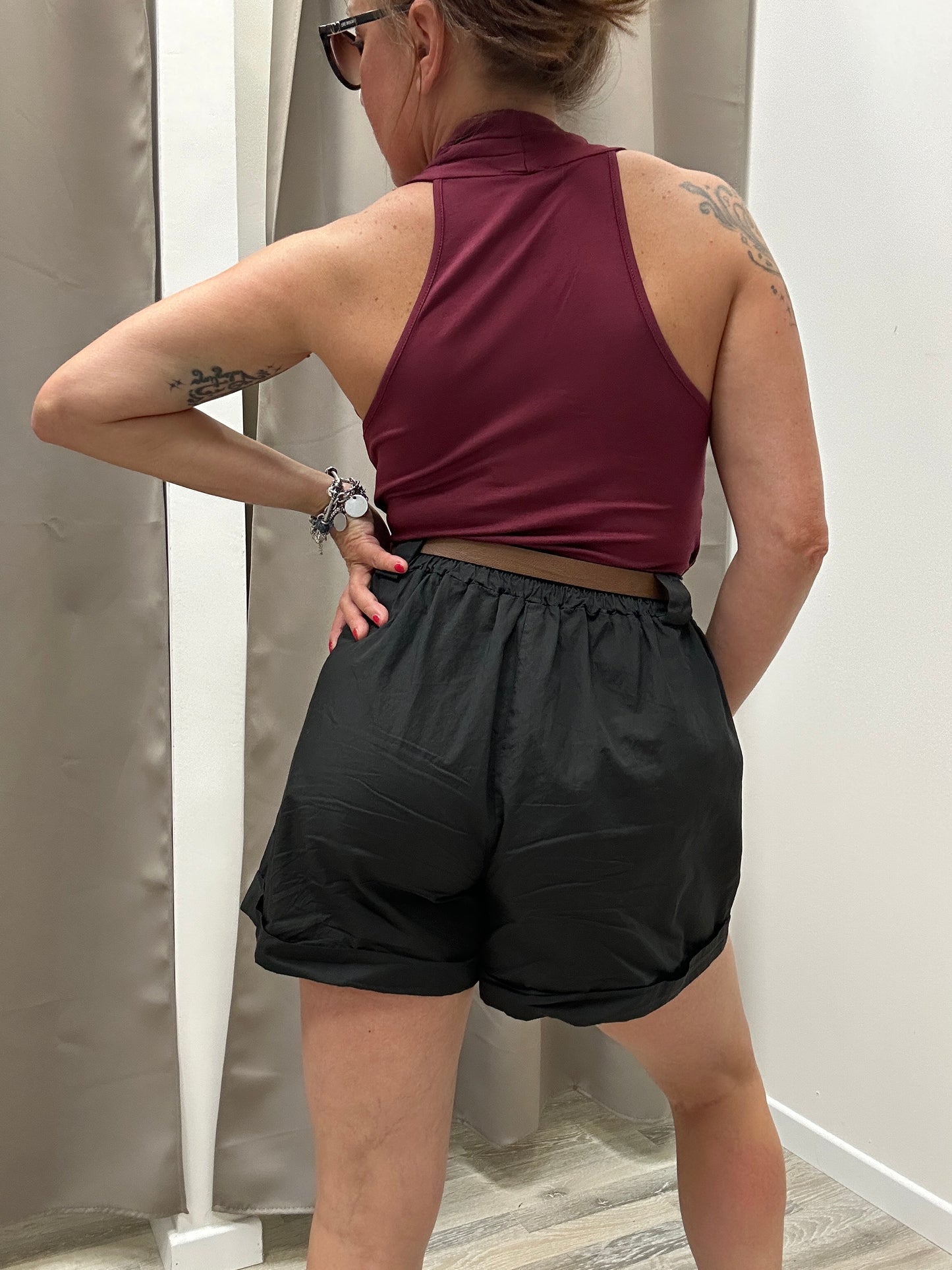 HaveOne Shorts con Risvolto Nero