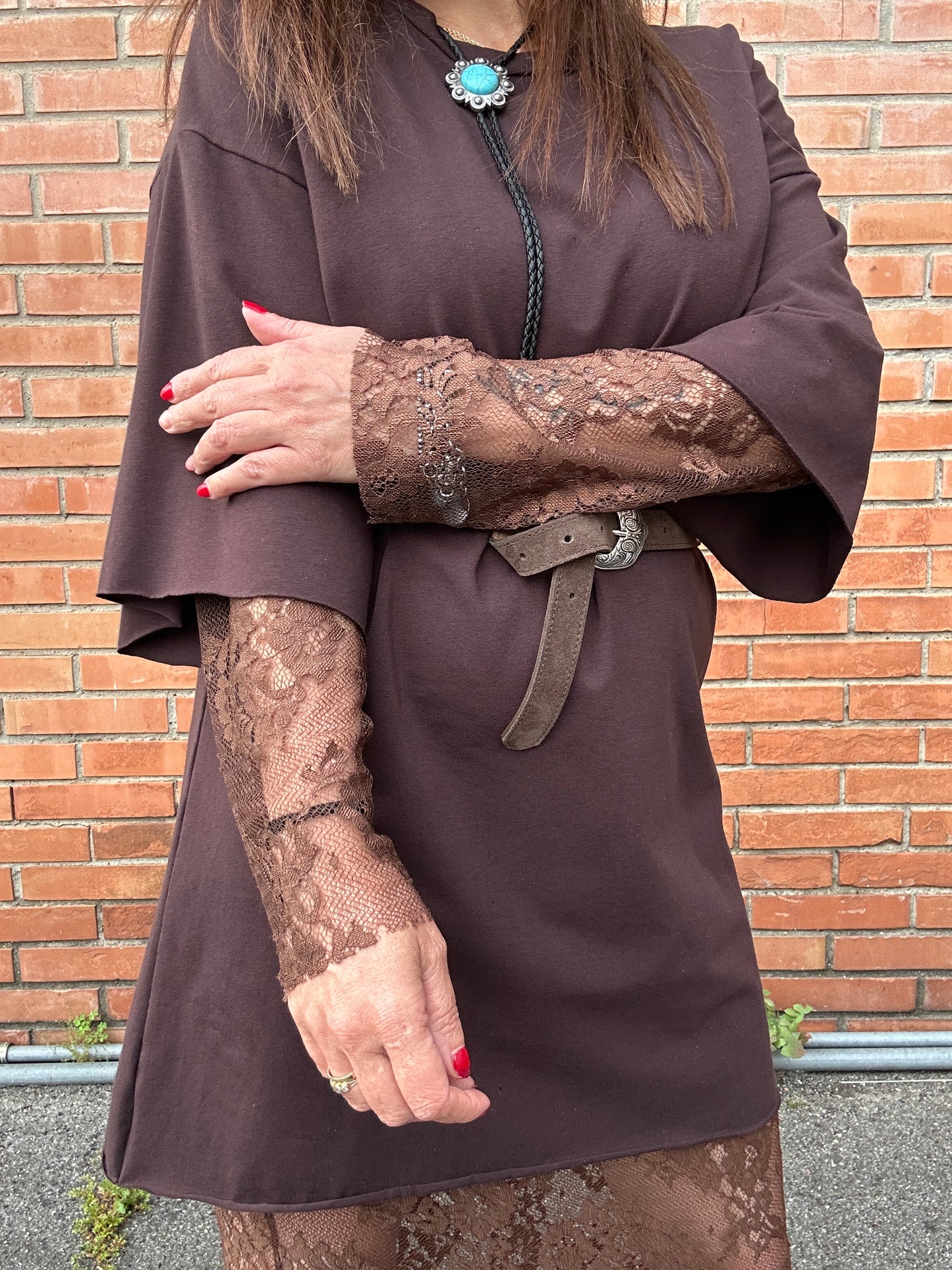 Susy Mix Abito con pizzo e strangolino