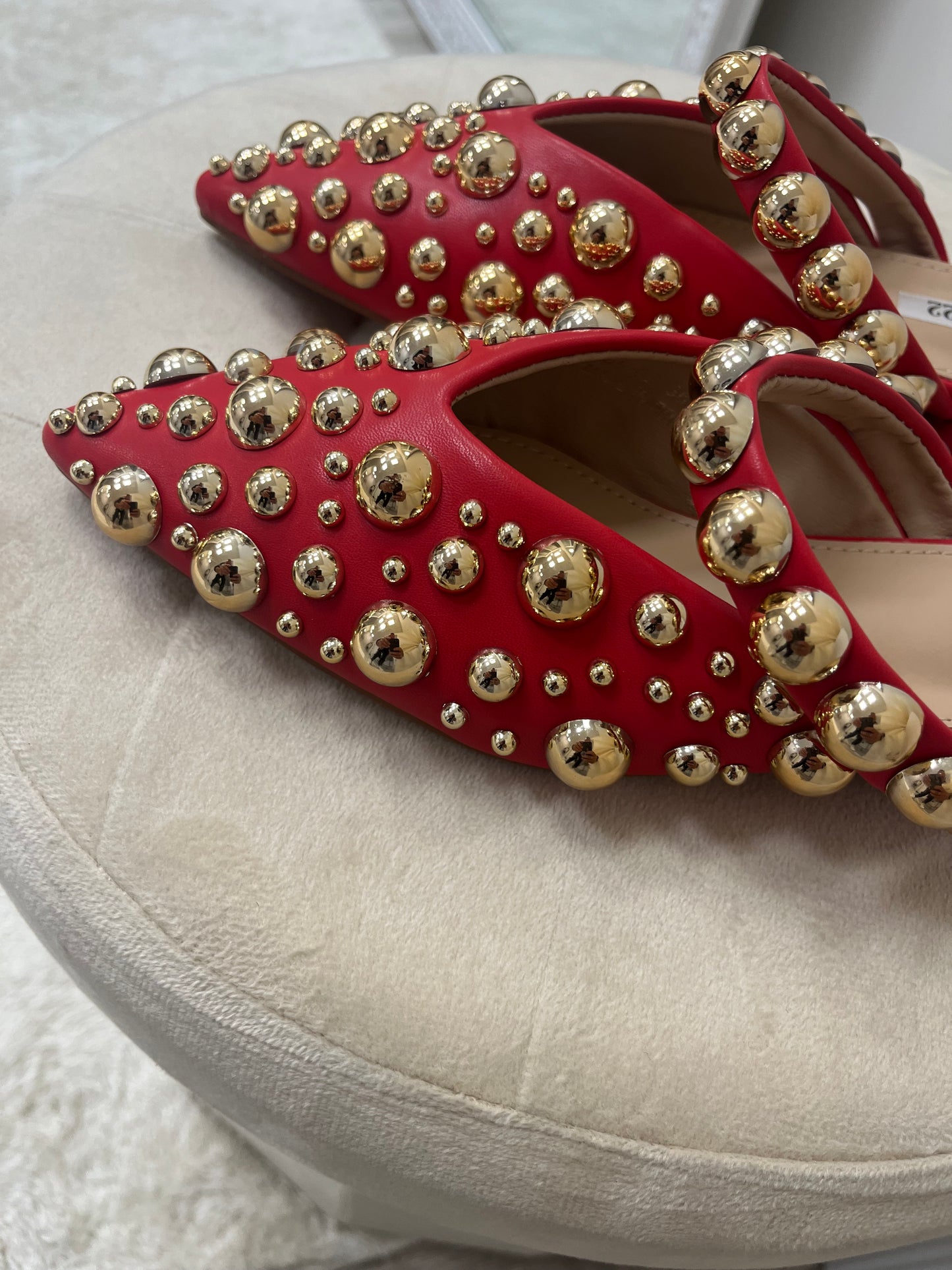 Mules Rosse Con Borchie Oro