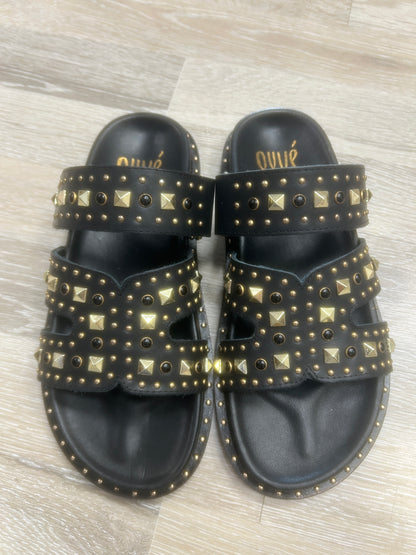 Ovyè ciabatta con borchie oro