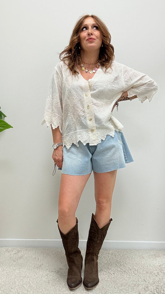 Shorts farfalla lavaggio chiaro HaveOne