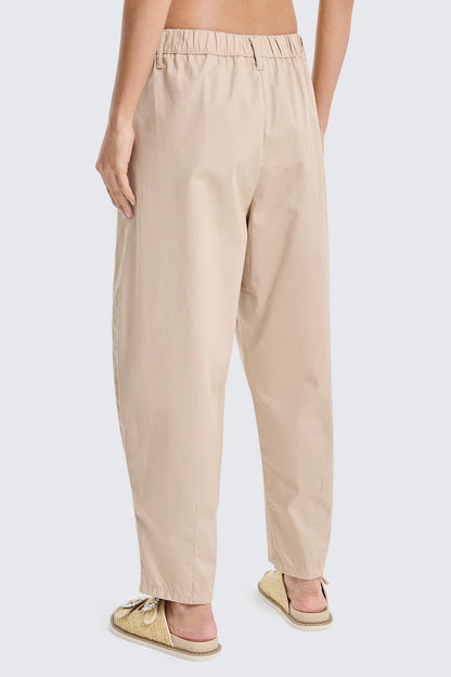 Two Way pantalone barrel leggero carrot con pinces biscotto