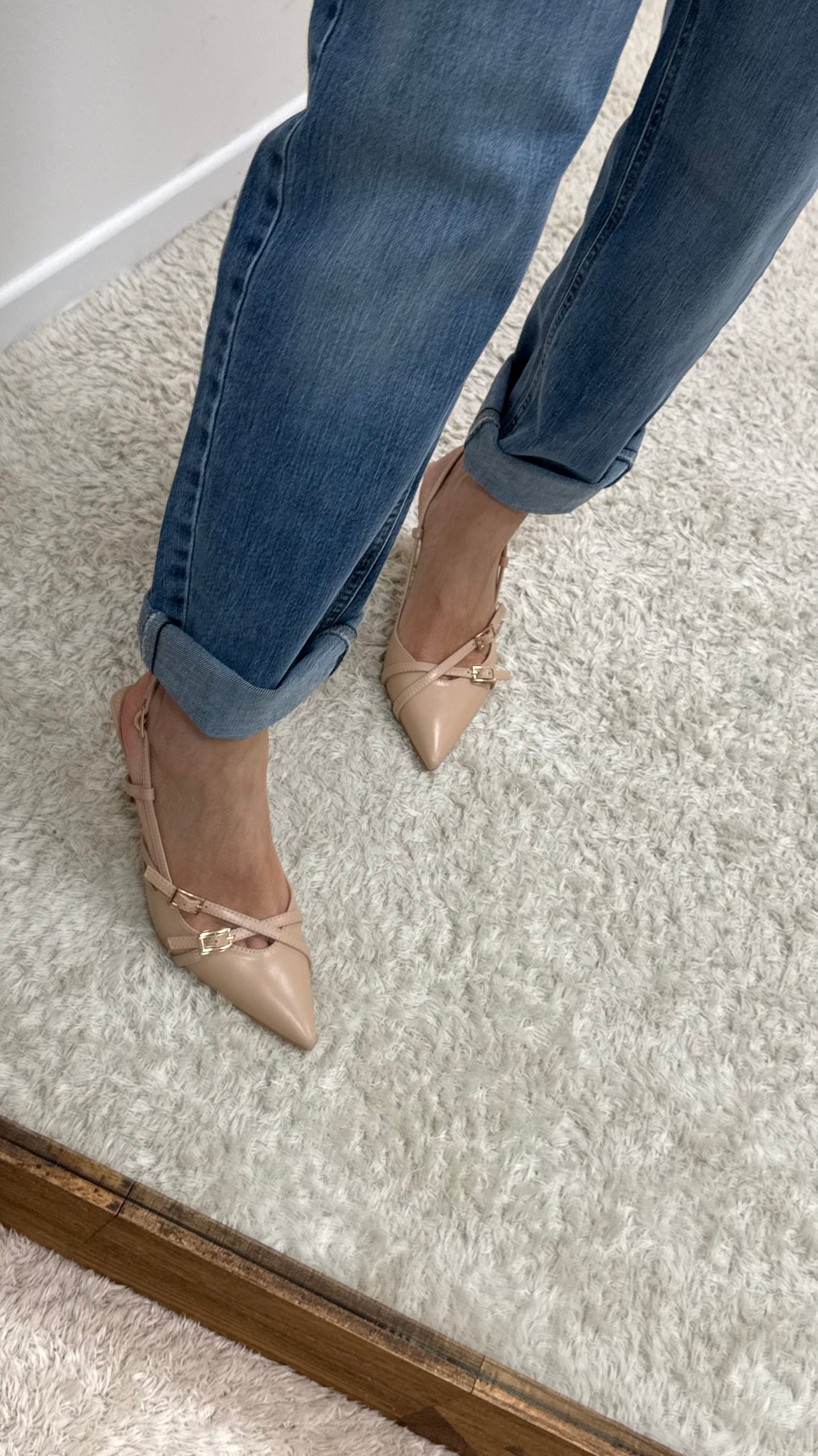 Sling back con fibbie nude