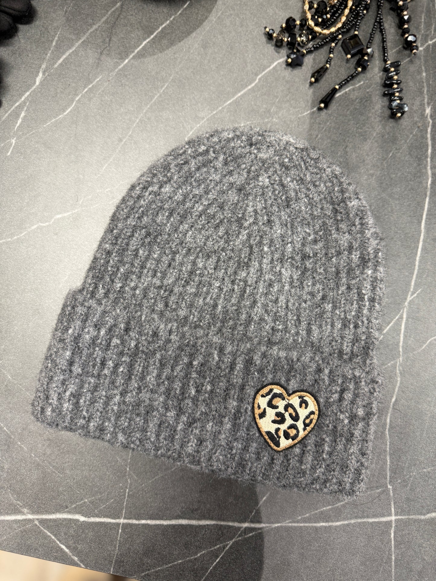 Cappellino cuore lana grigio