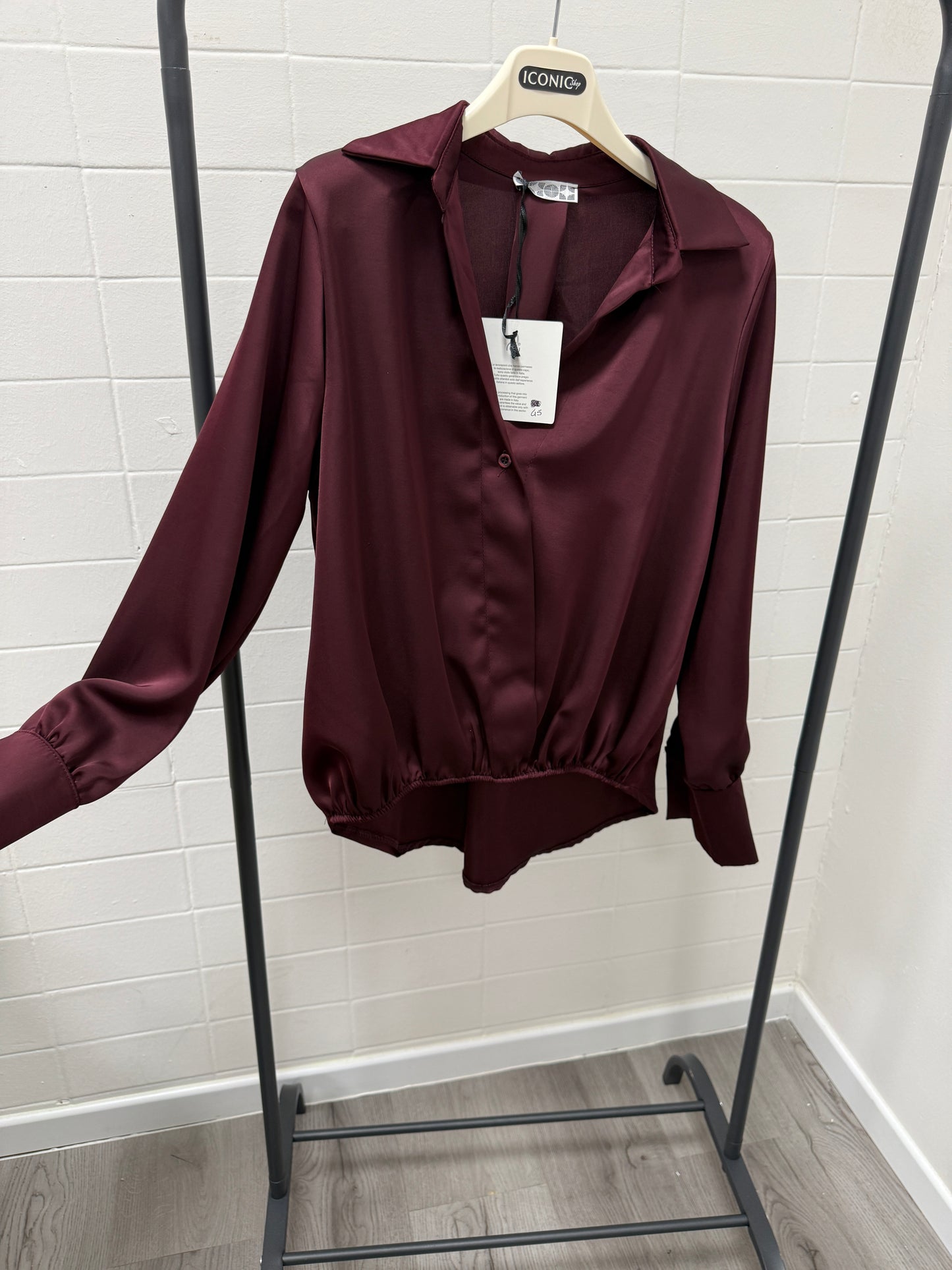 Camicia blusa raso satin arricciata sul davanti vino Memoire