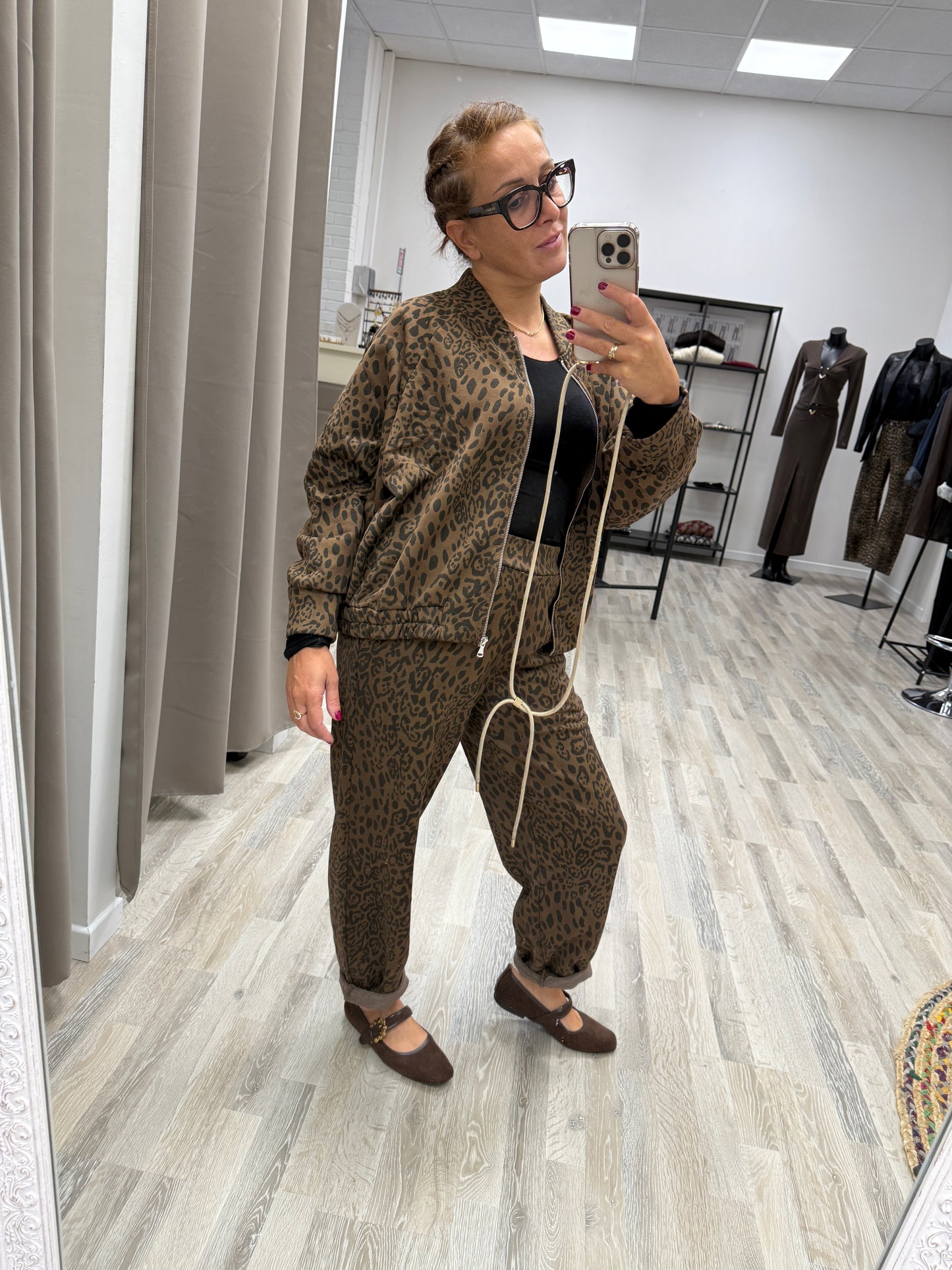 Pantalone uovo in felpa maculato