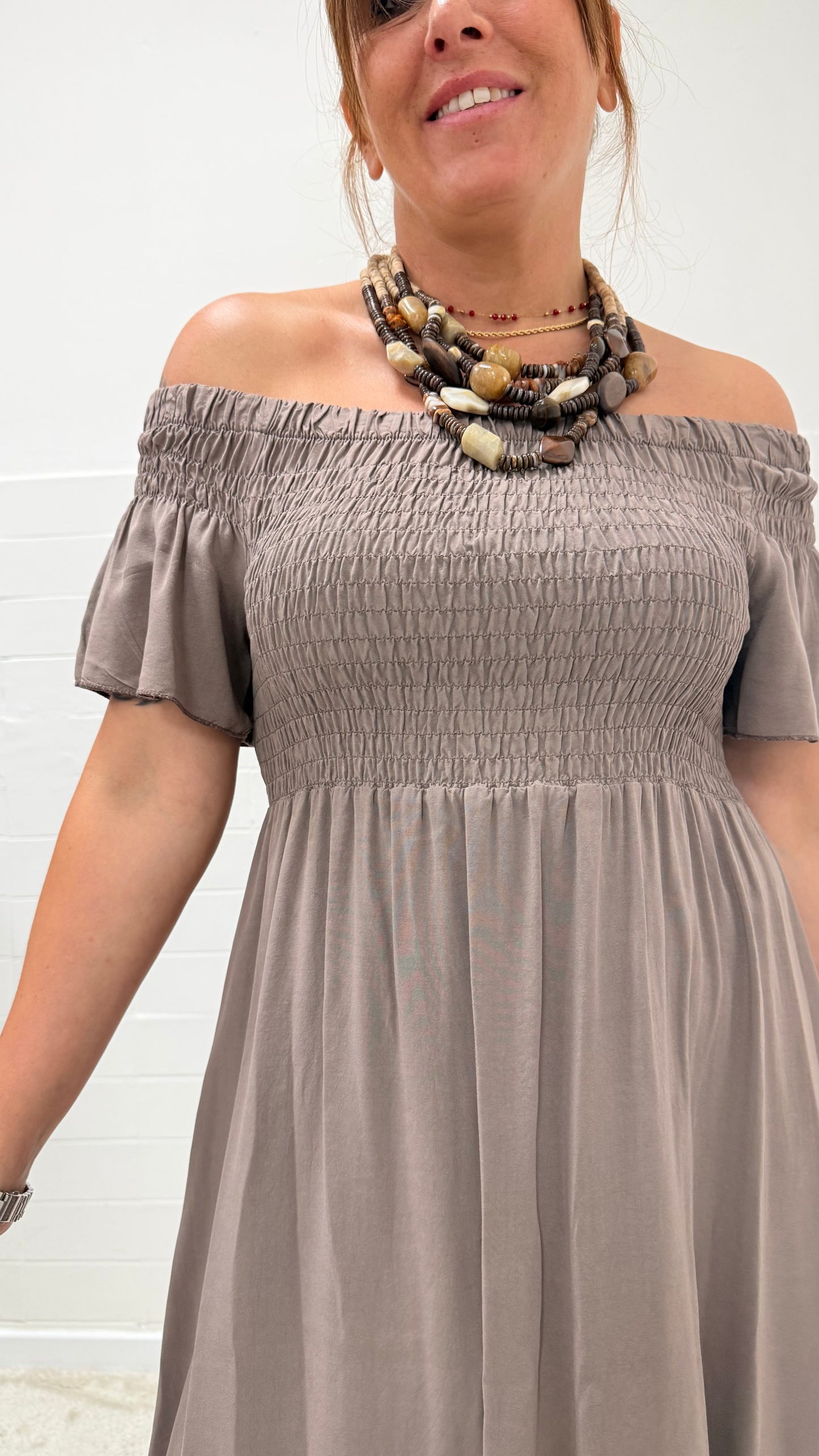 Abito shiffer con coda tortora Brend Atelier (Copia)