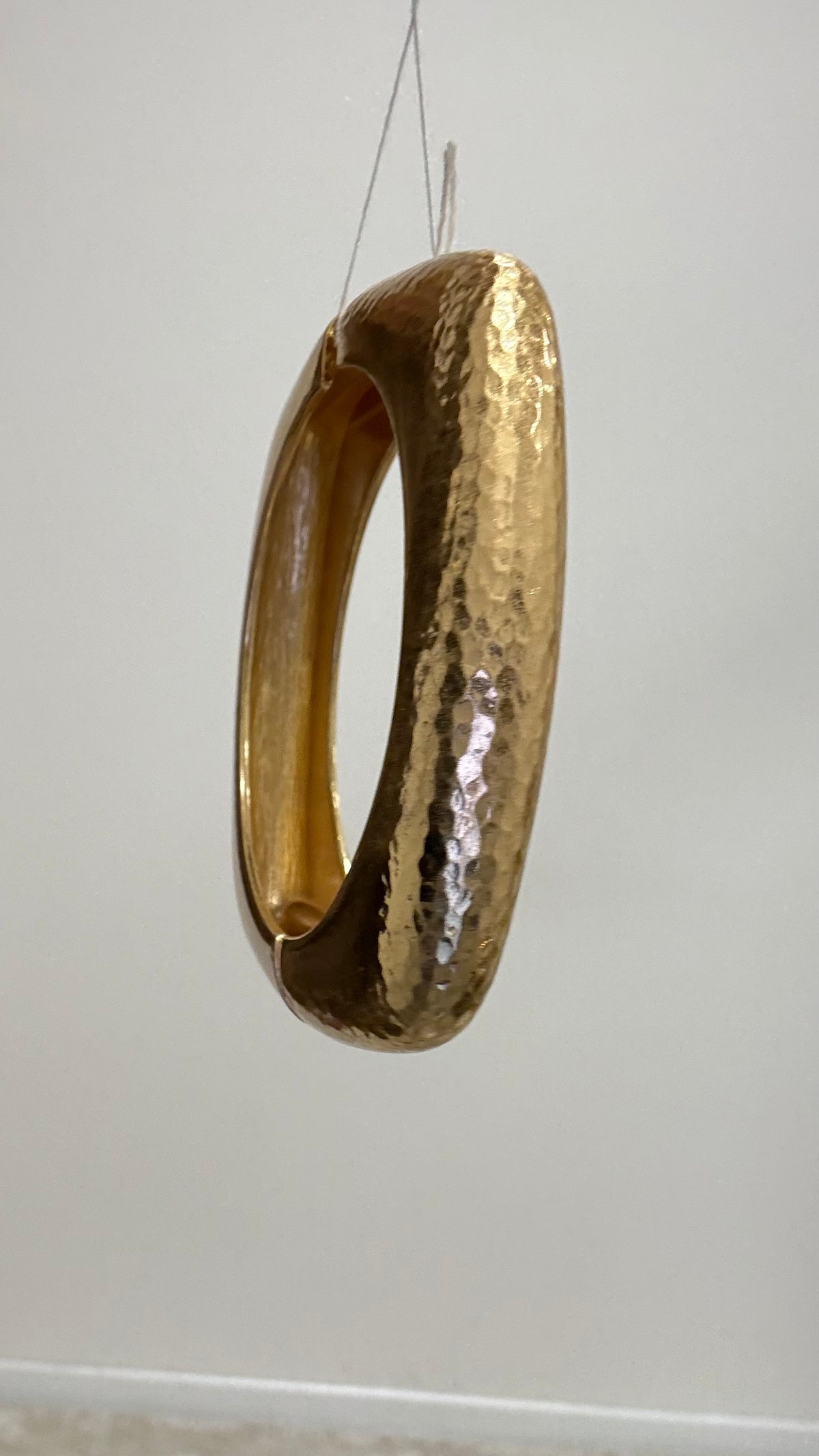 Bracciale Square oro satinato martellato