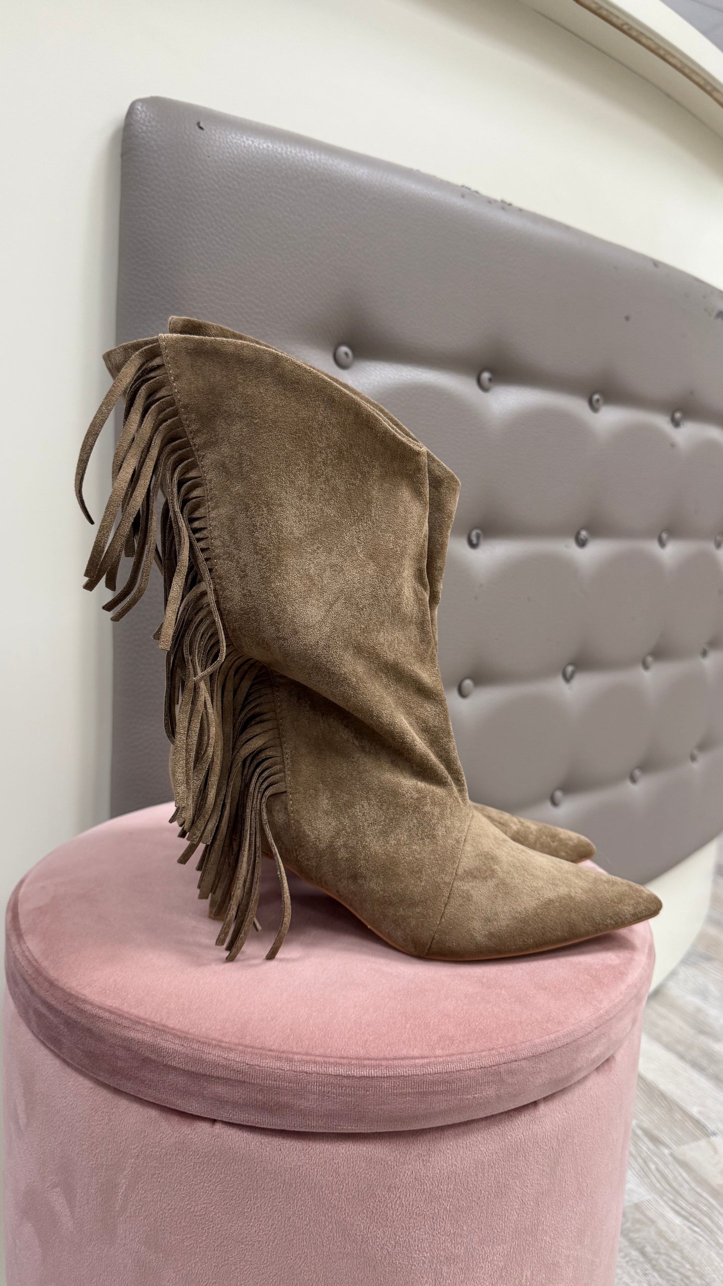 Stivali con frange tortora