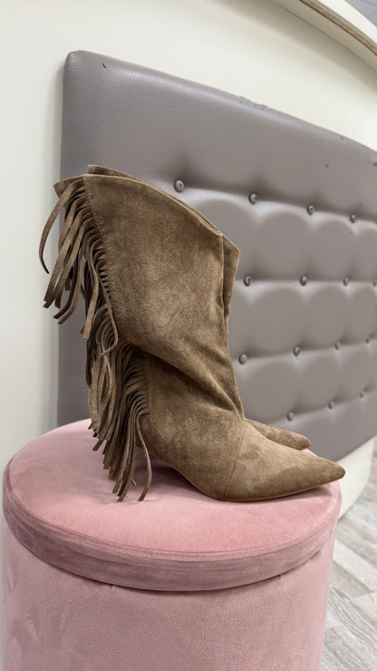 Stivali con frange tortora