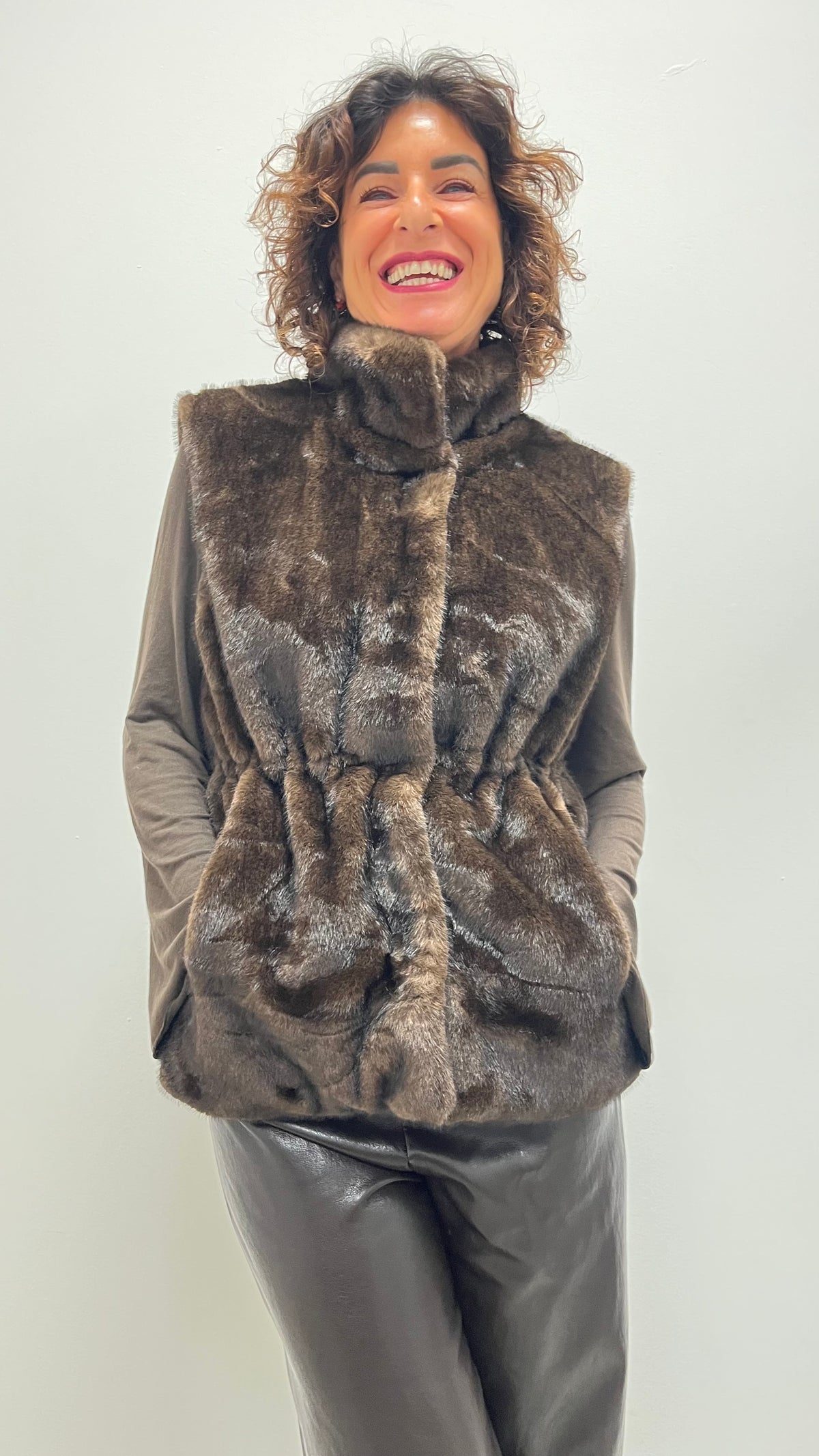 Gilet ecopelliccia arricciato moro Susy Mix