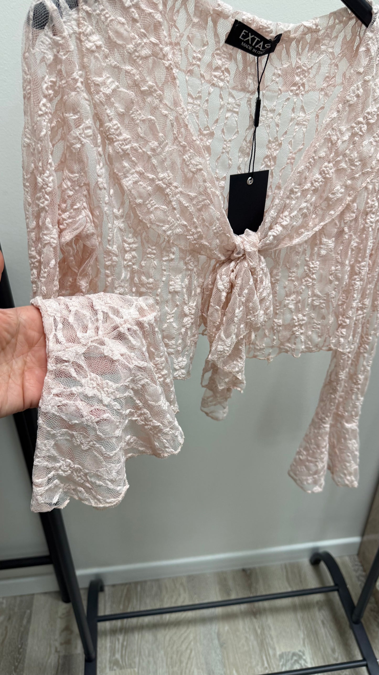 Camicia coprispalle pizzo con nodo Extasy rosa