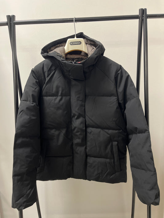 Piumino Corto Nero con Cappuccio JJXX