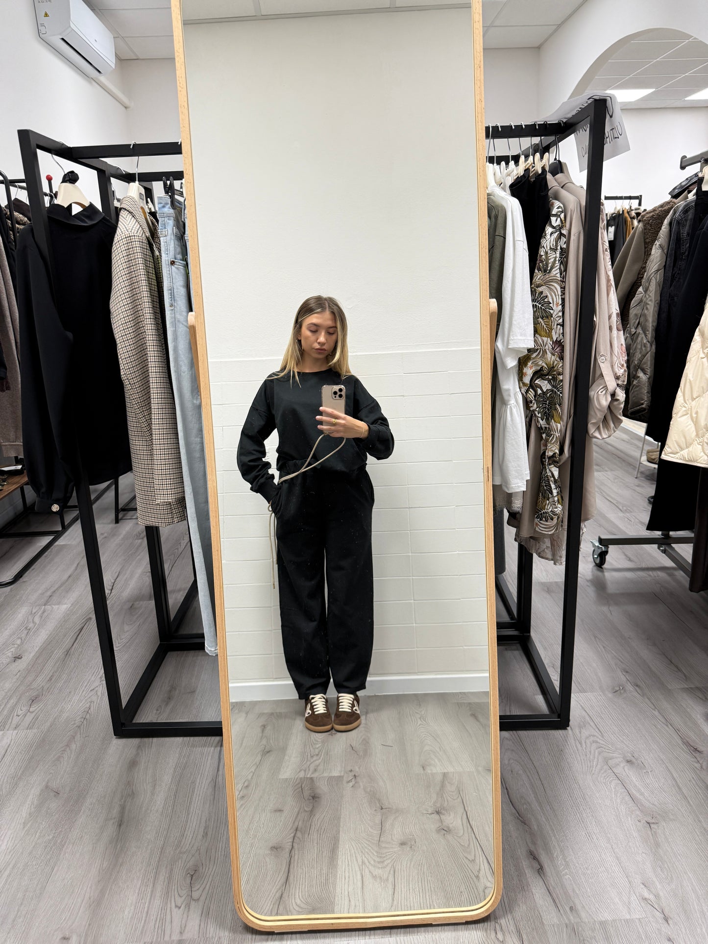 Tuta coordinato felpa + pantalone nero