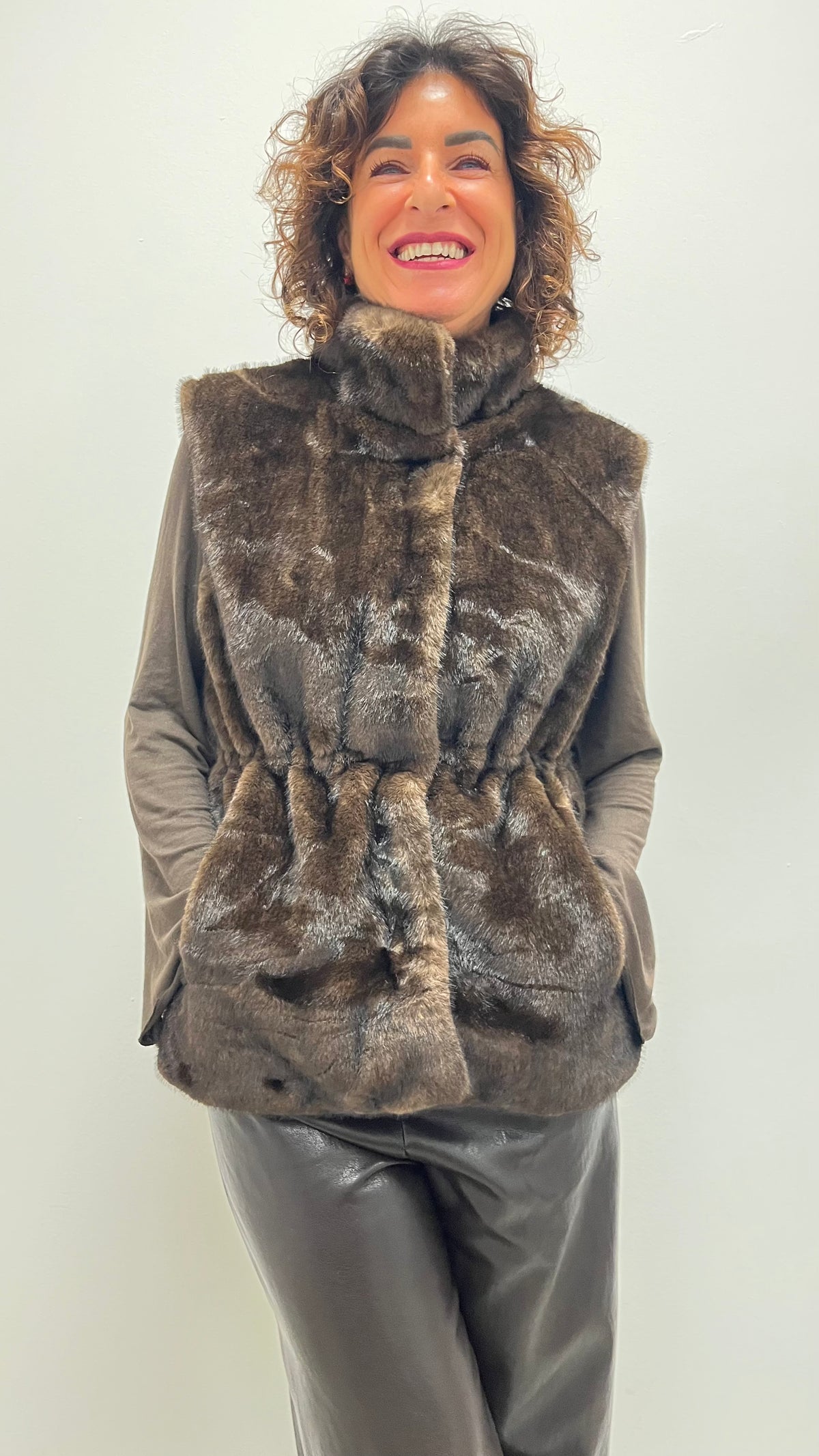 Gilet ecopelliccia arricciato moro Susy Mix