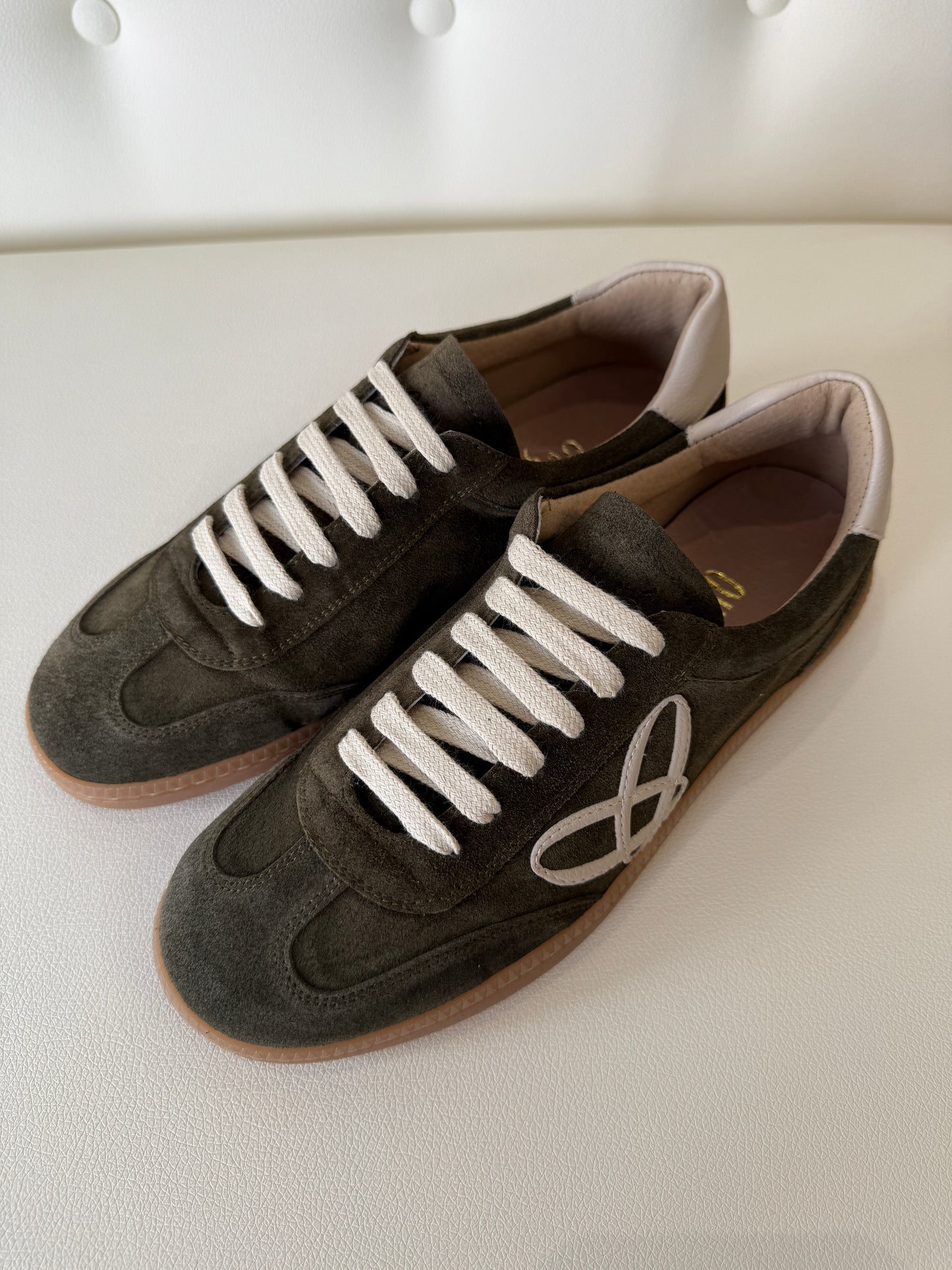 Ovyé Sneakers in Crosta Verde Militare