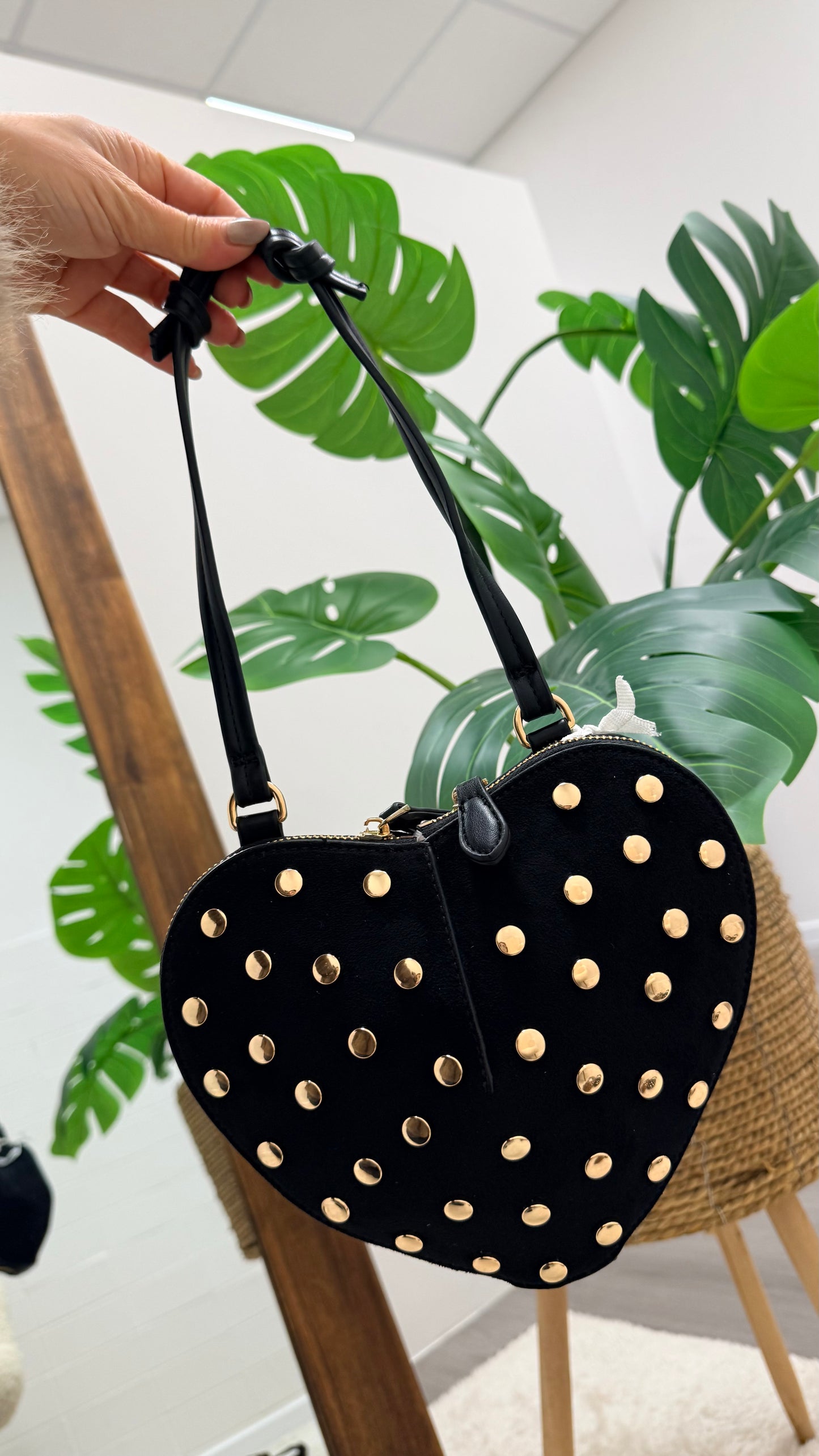 Borsa cuore borchie oro nero Memoire