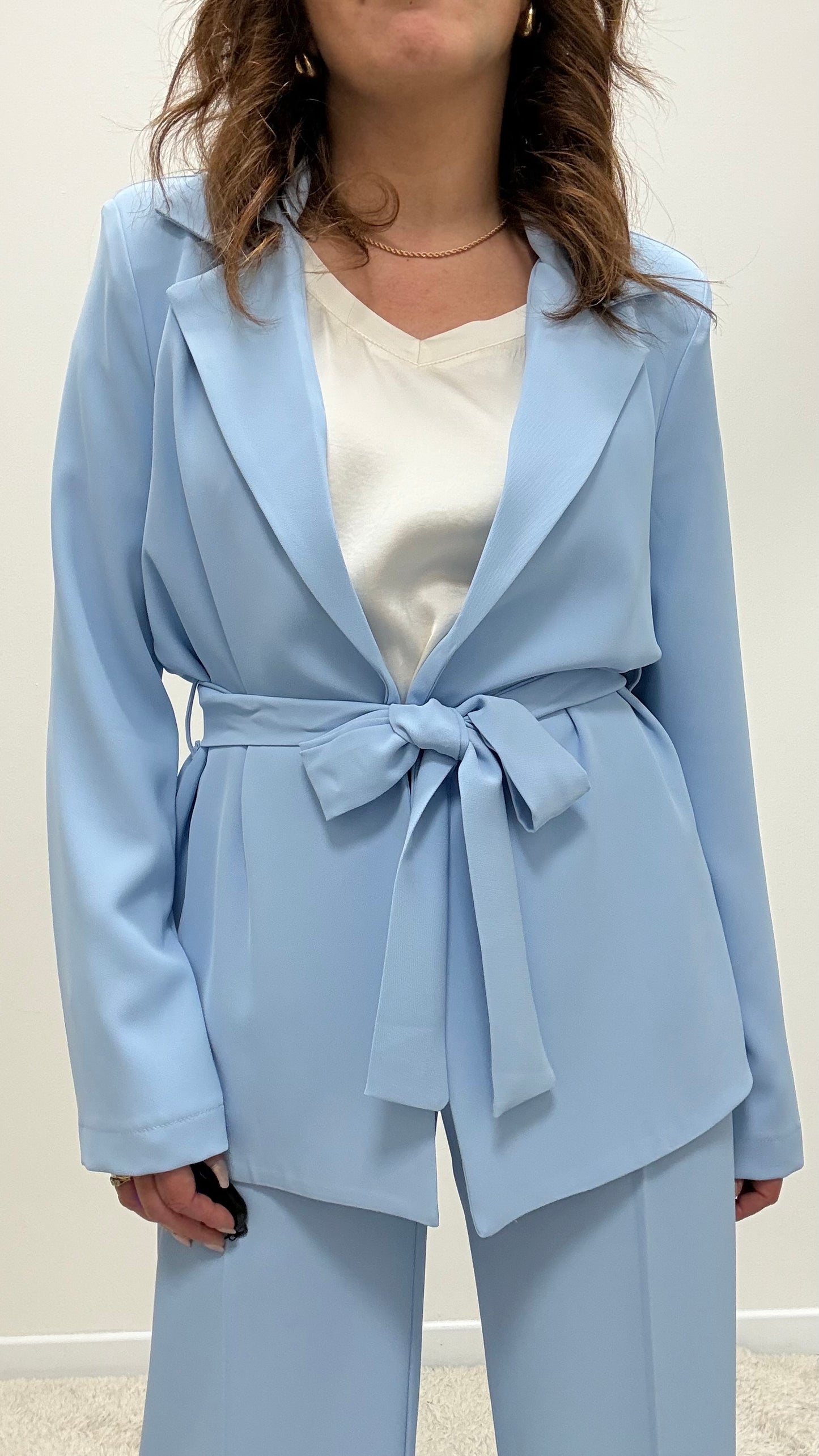 Completo Fluido Giacca con Cintura e Pantaloni Azzurro