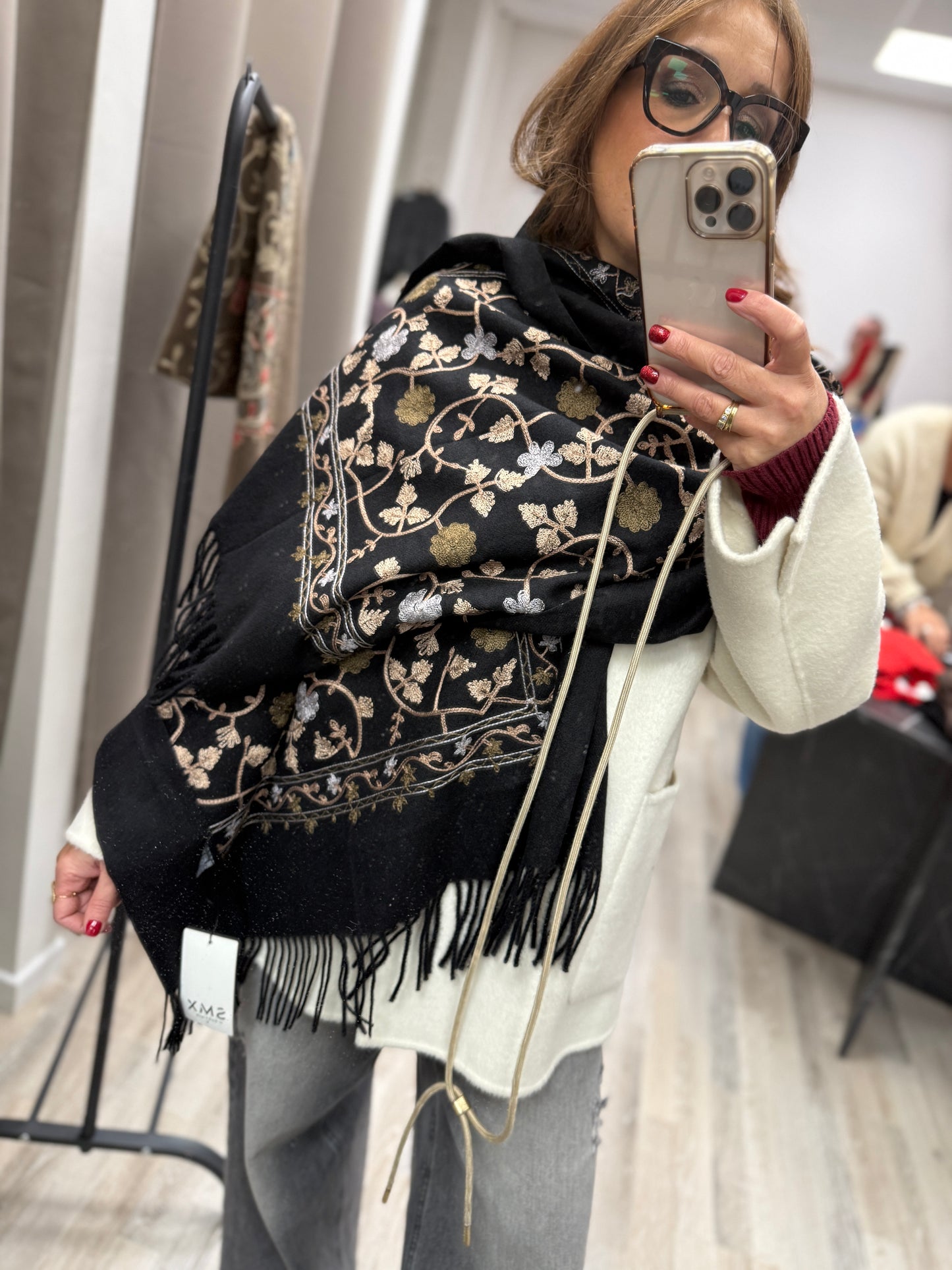 Sciarpa ricami nero Susy Mix