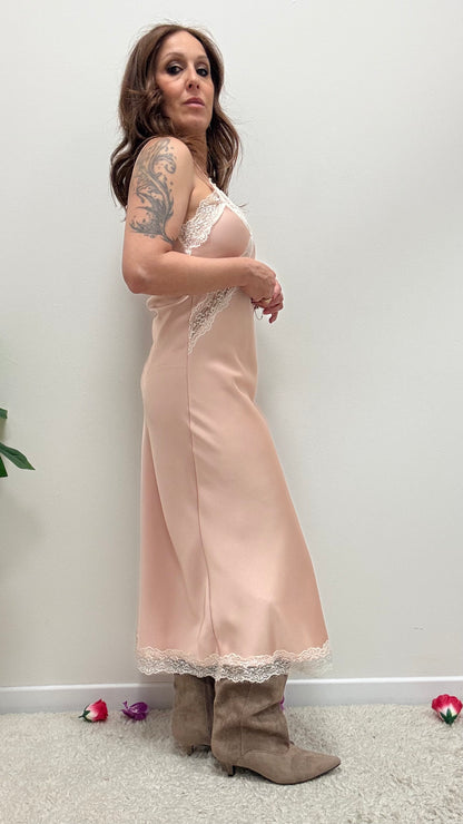 Abito saten e pizzo Imperial