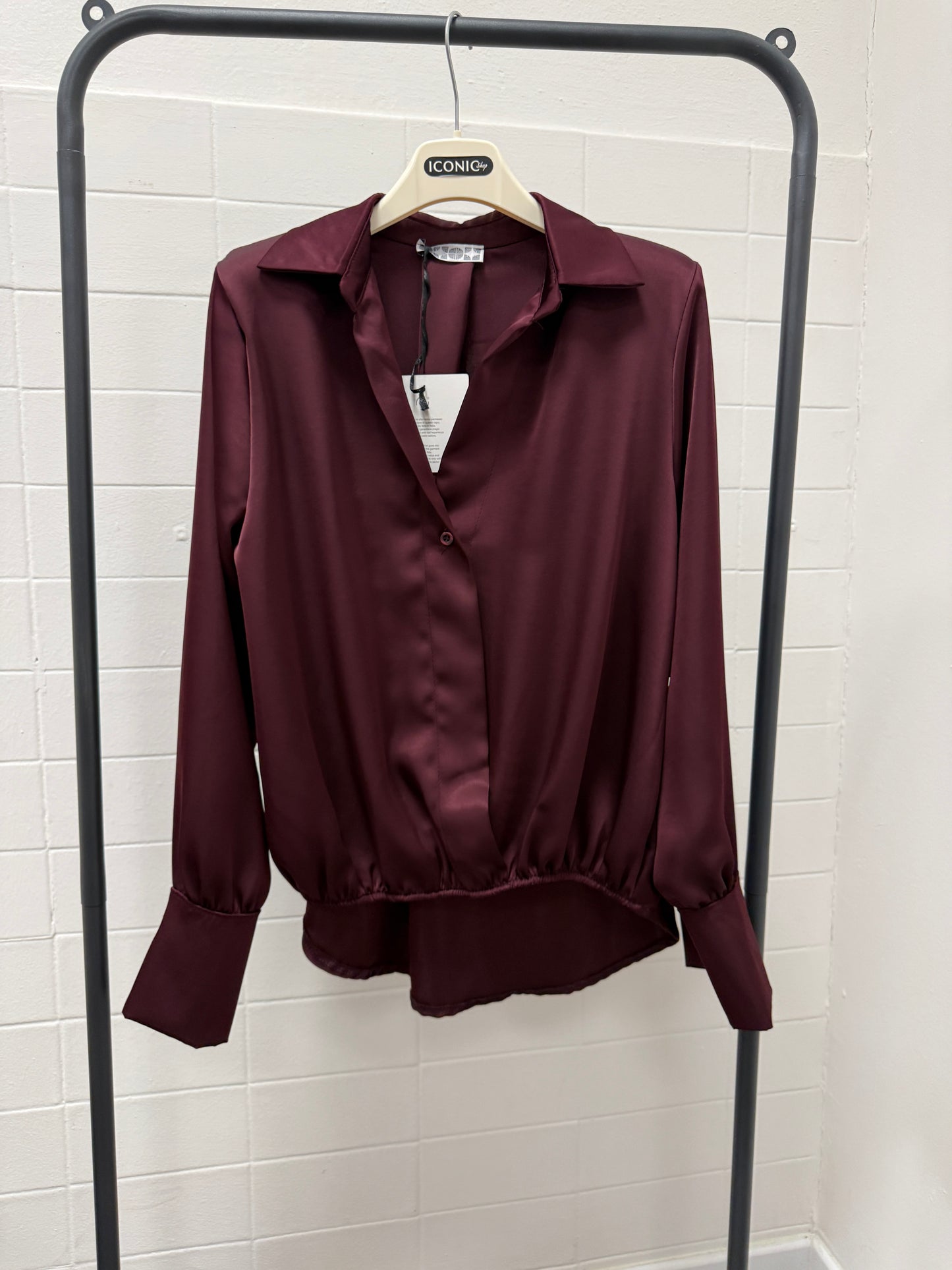 Camicia blusa raso satin arricciata sul davanti vino Memoire