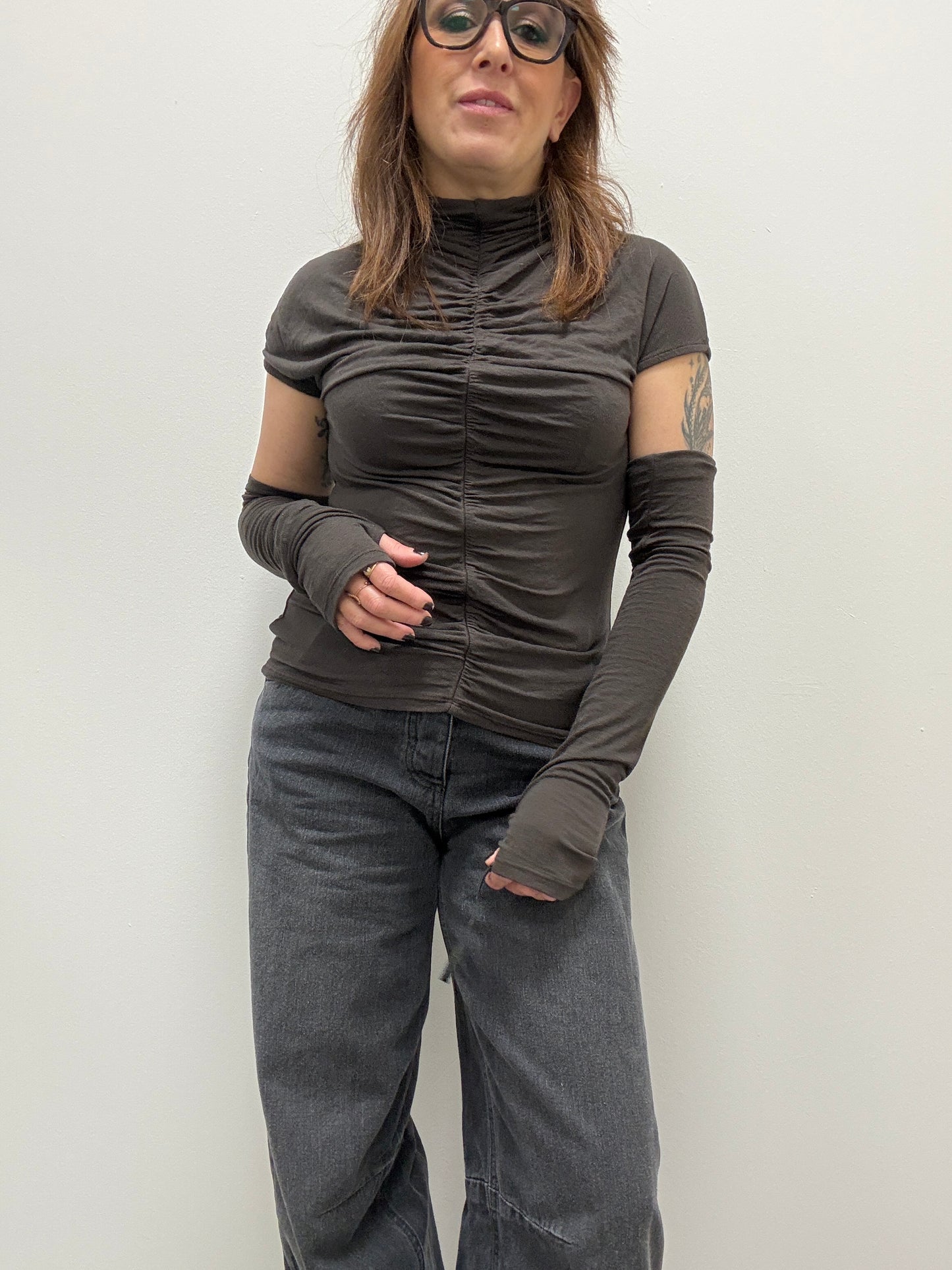 Maglia lupetto cashmire arricciato con manicotti  moro Haveone