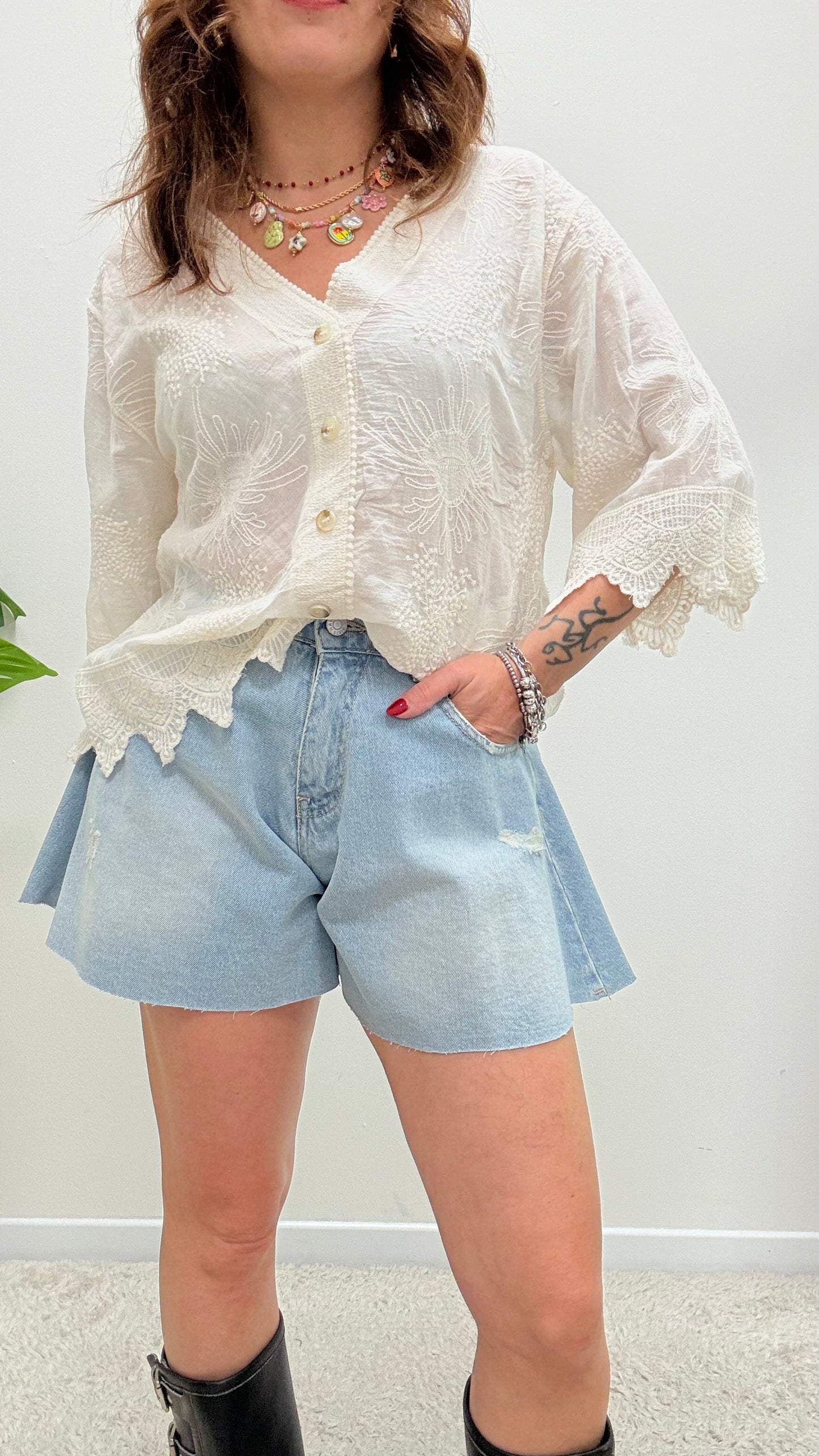 Shorts farfalla lavaggio chiaro HaveOne