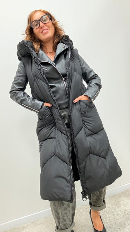 Gilet trapuntato con cappuccio Extasy nero