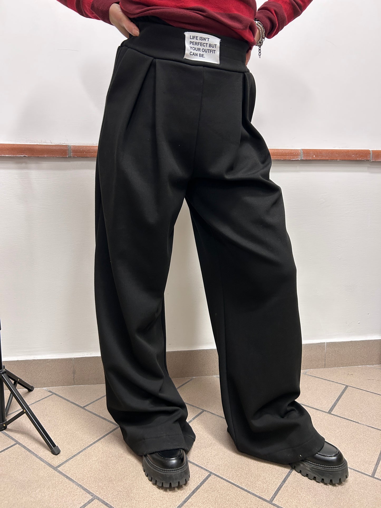 Pantalone palazzo in felpa con cannoncino e etichetta Haveone