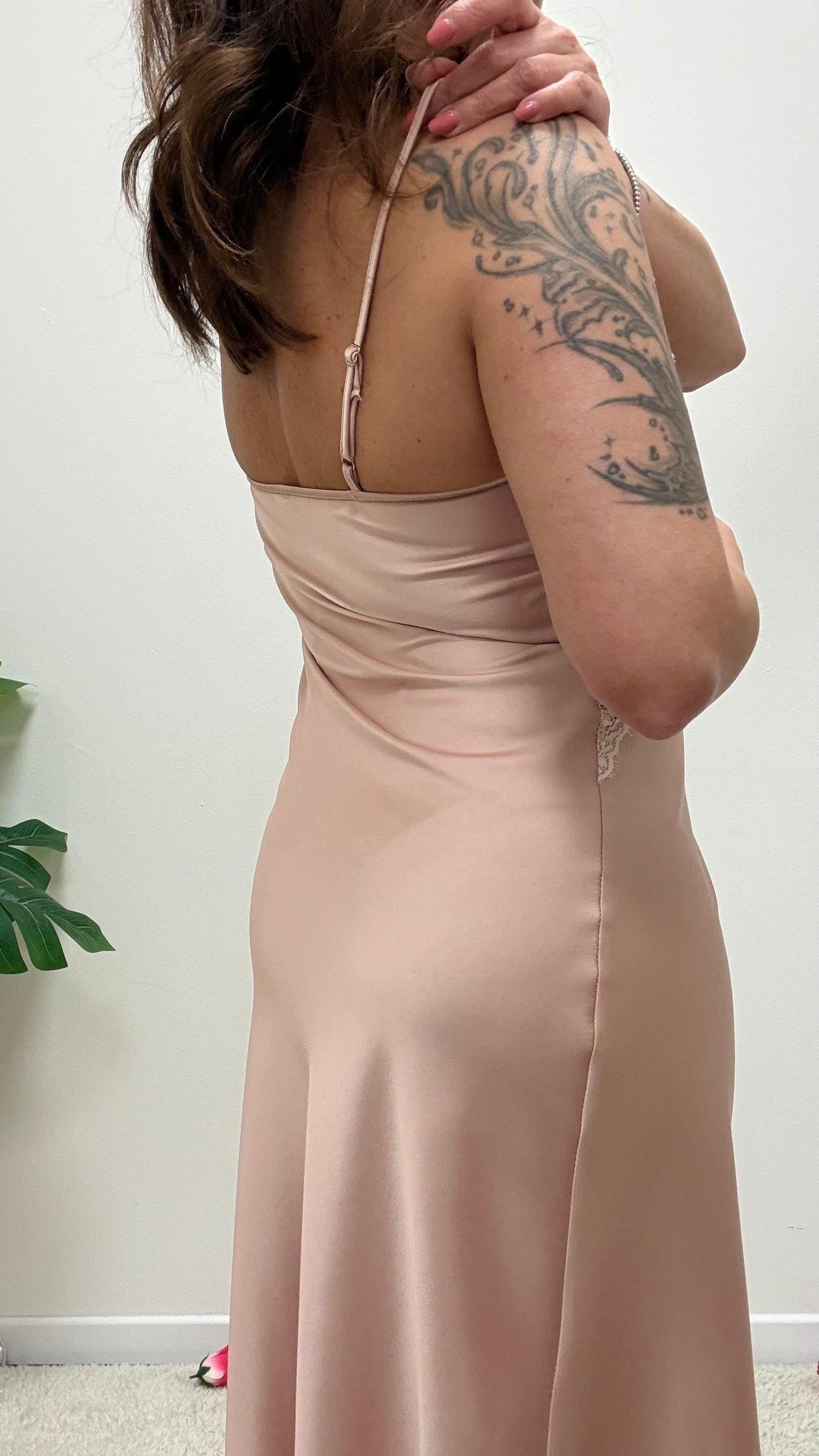 Abito saten e pizzo Imperial