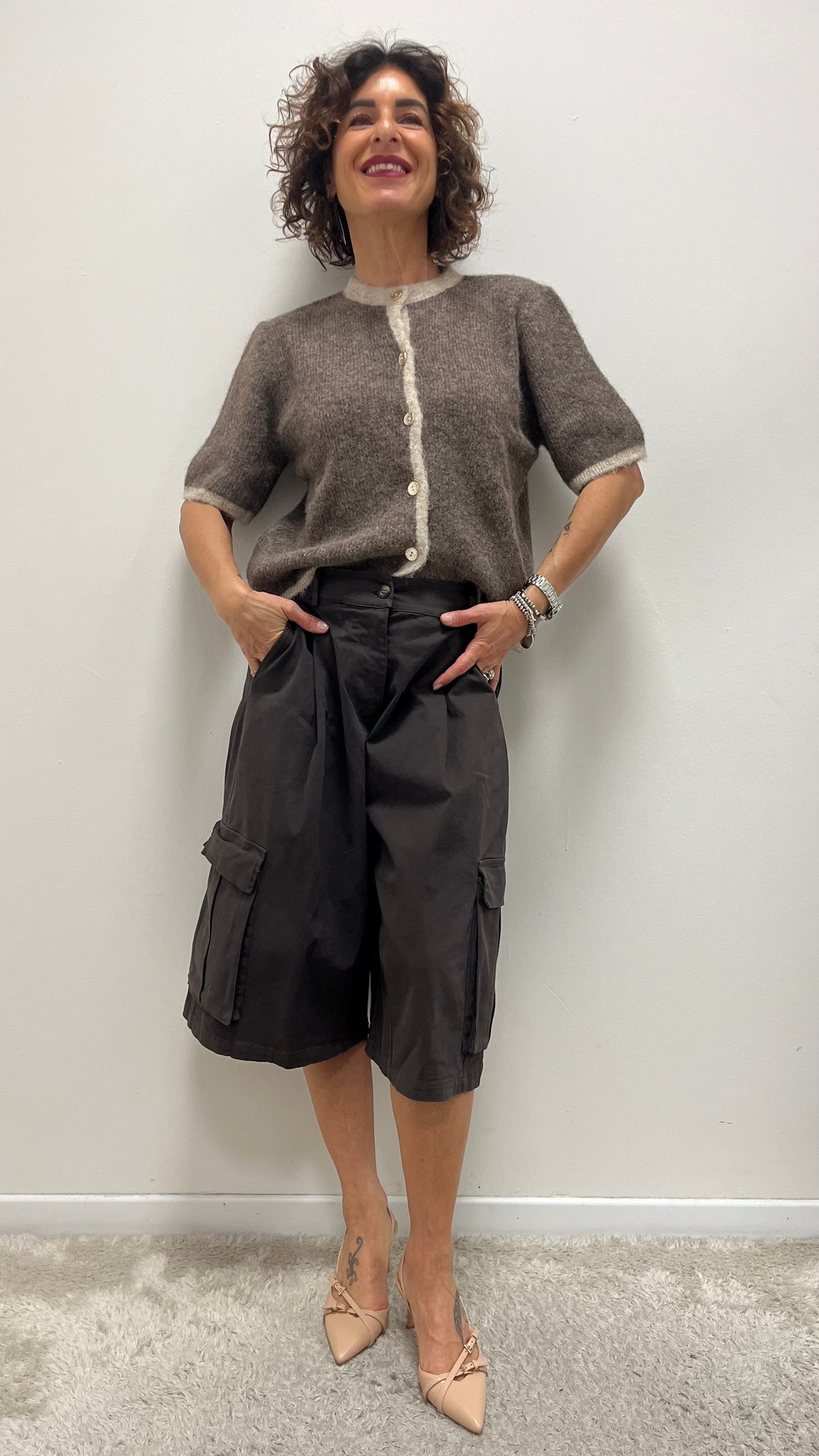 Cardigan donna in misto lana con maniche corte e bottoni dorati My-d