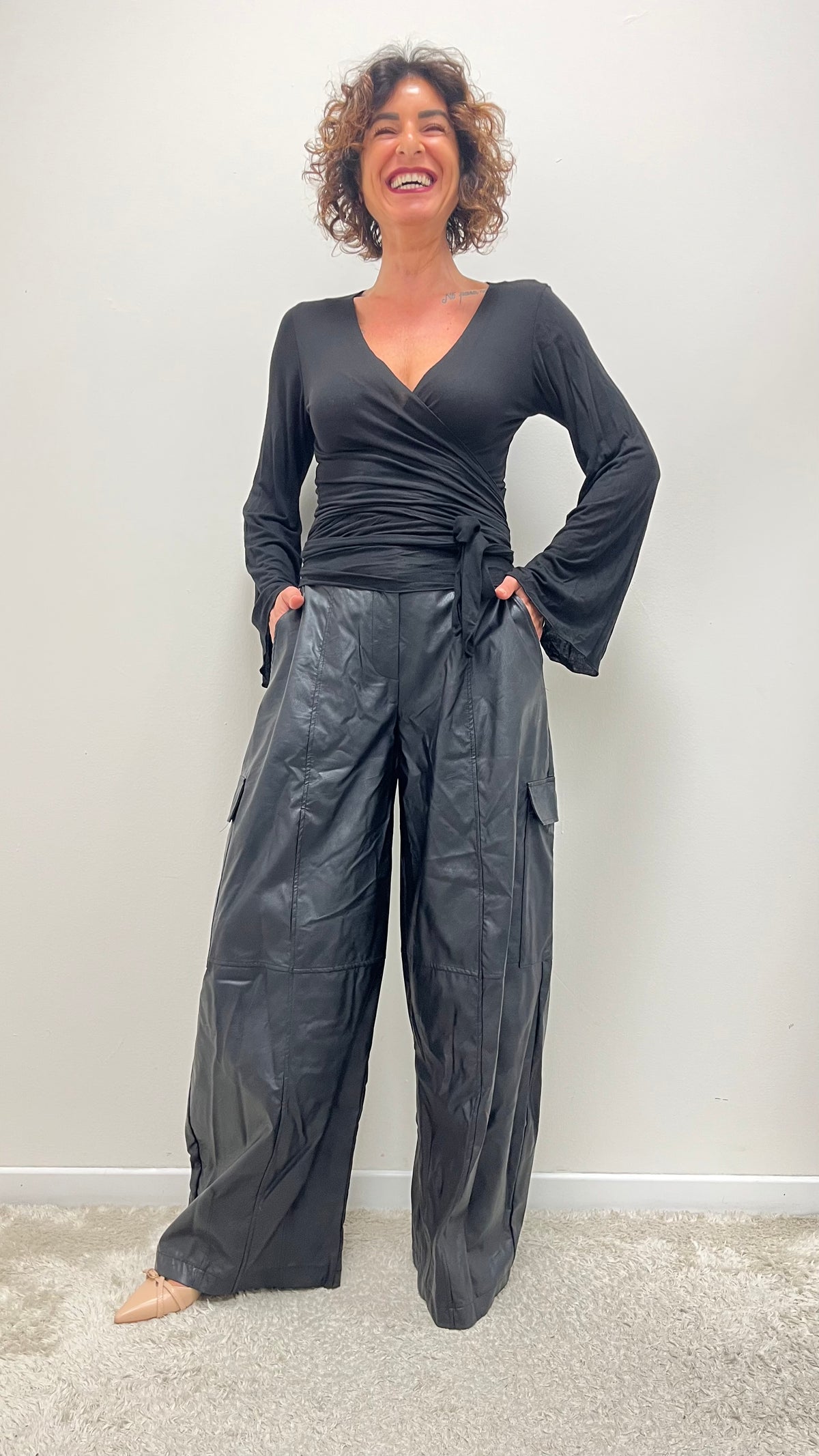 Pantalone barrel cargo donna in ecopelle My-d