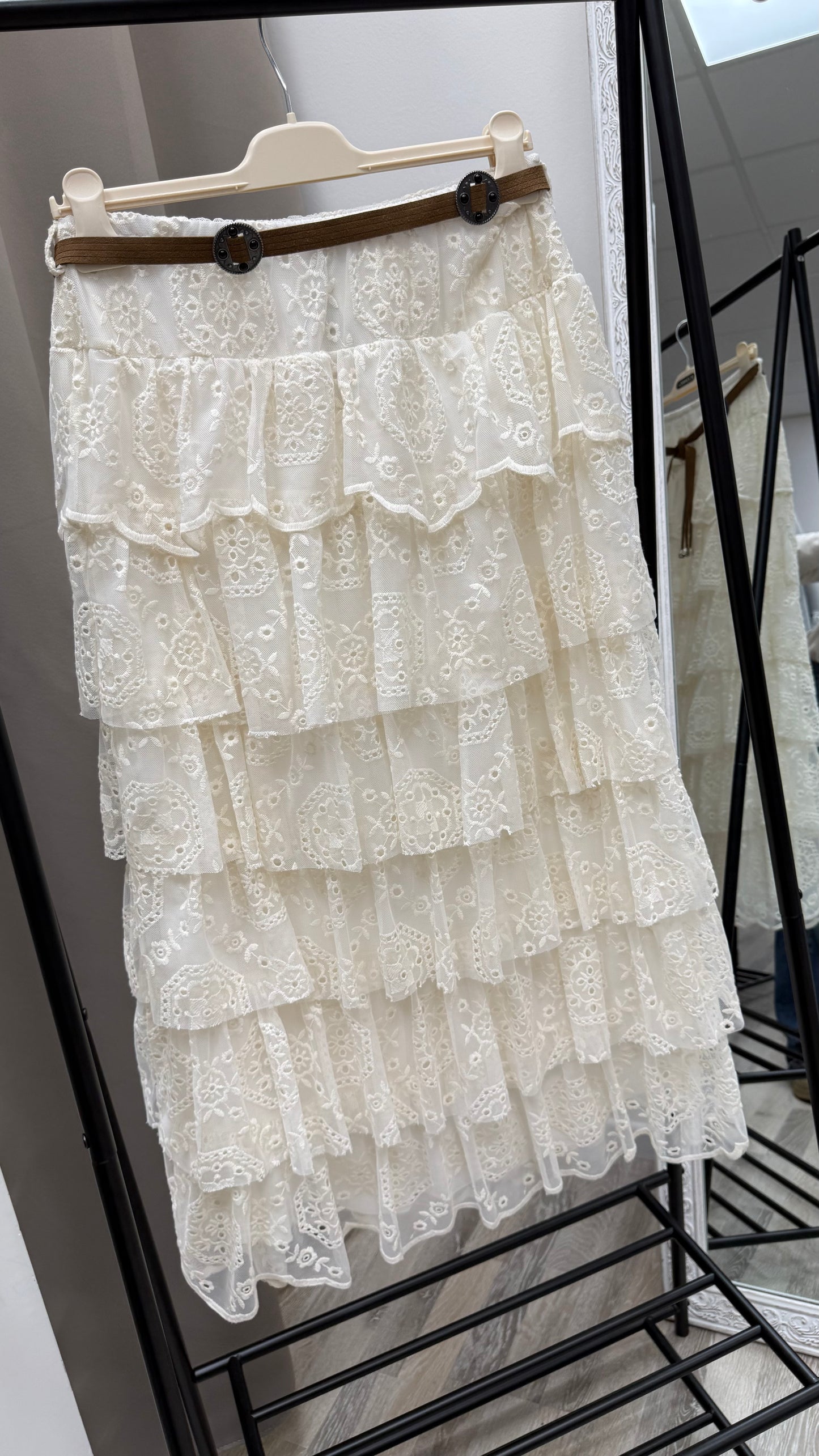 Gonna pizzo ricamata con cintura Tensione In