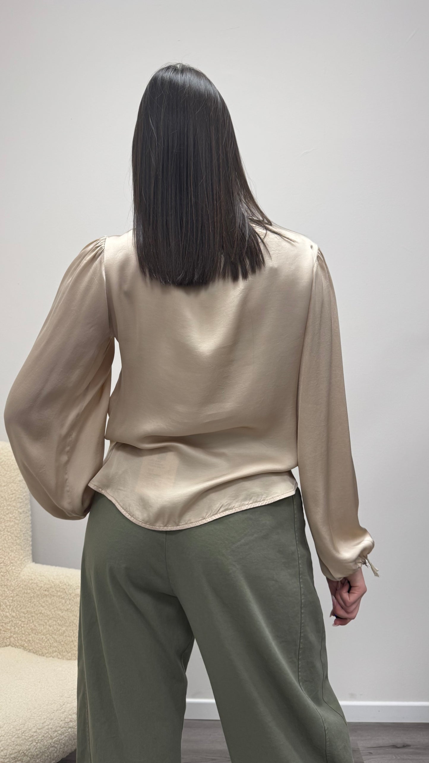 Blusa raso viscosa 100% scollo a V Haveone Beige