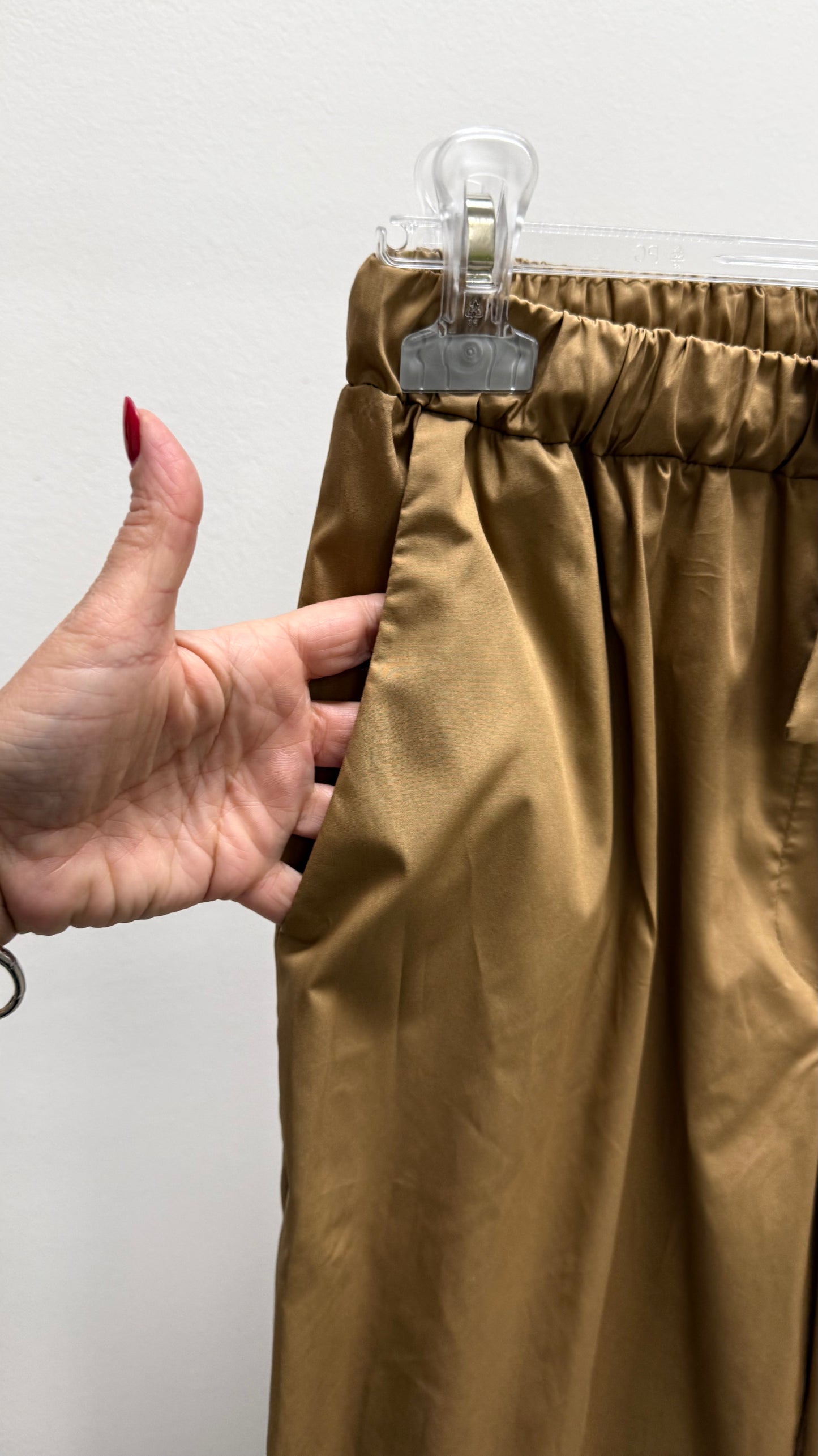 Pantaloni dritto paracadute con fiocco Motel