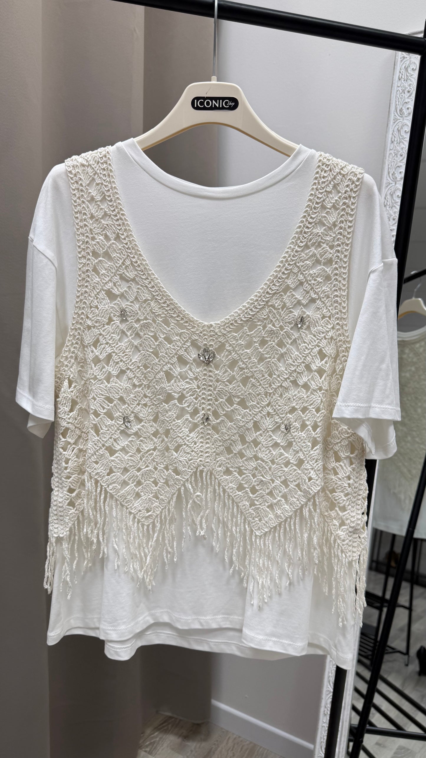 T-shirt con canotta e cabochon pizzo Tensione In